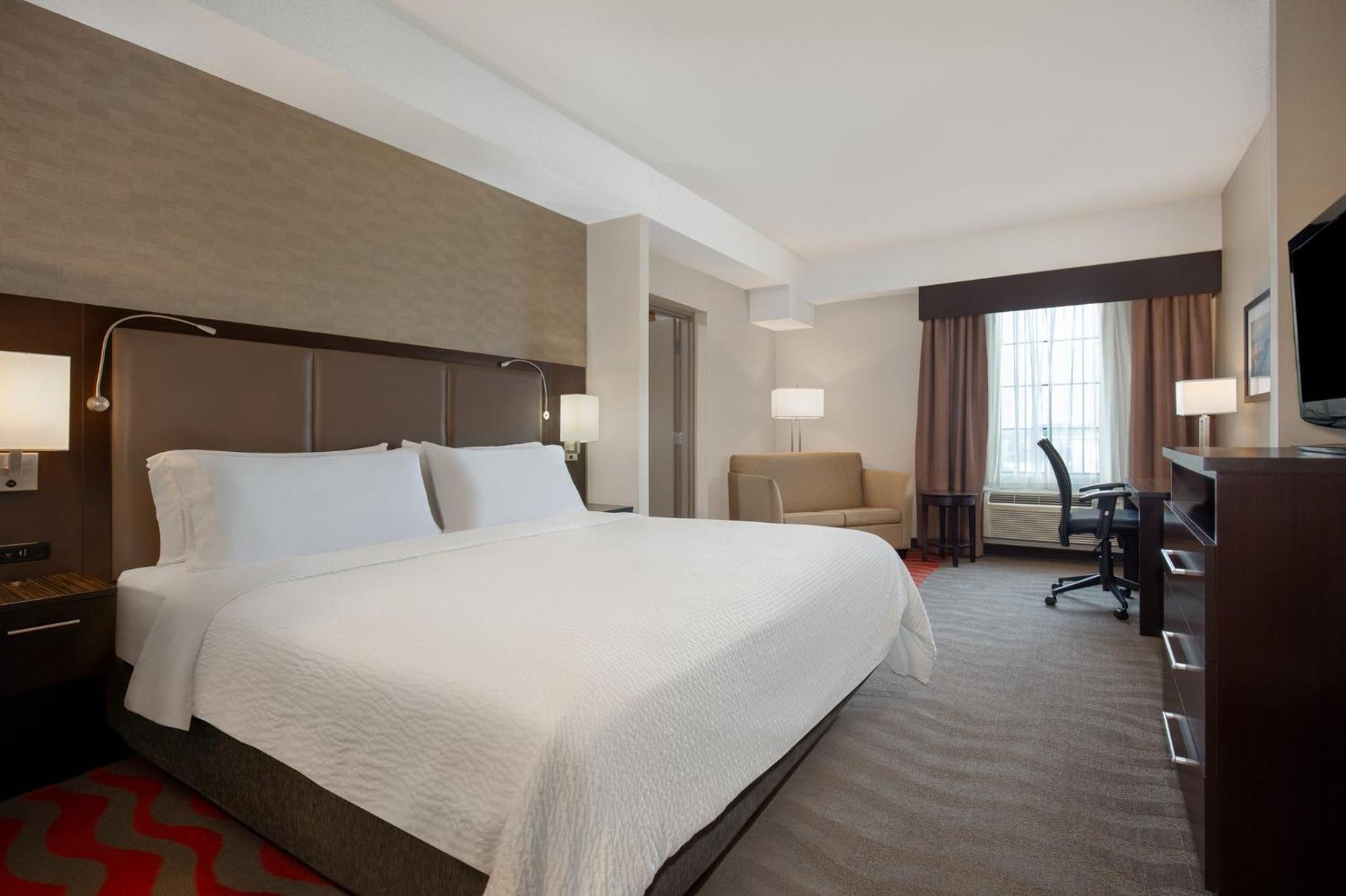 Barrie Vacations - Holiday Inn Express Hotel  Suites Barrie, an IHG Hotel - Property Image 13
