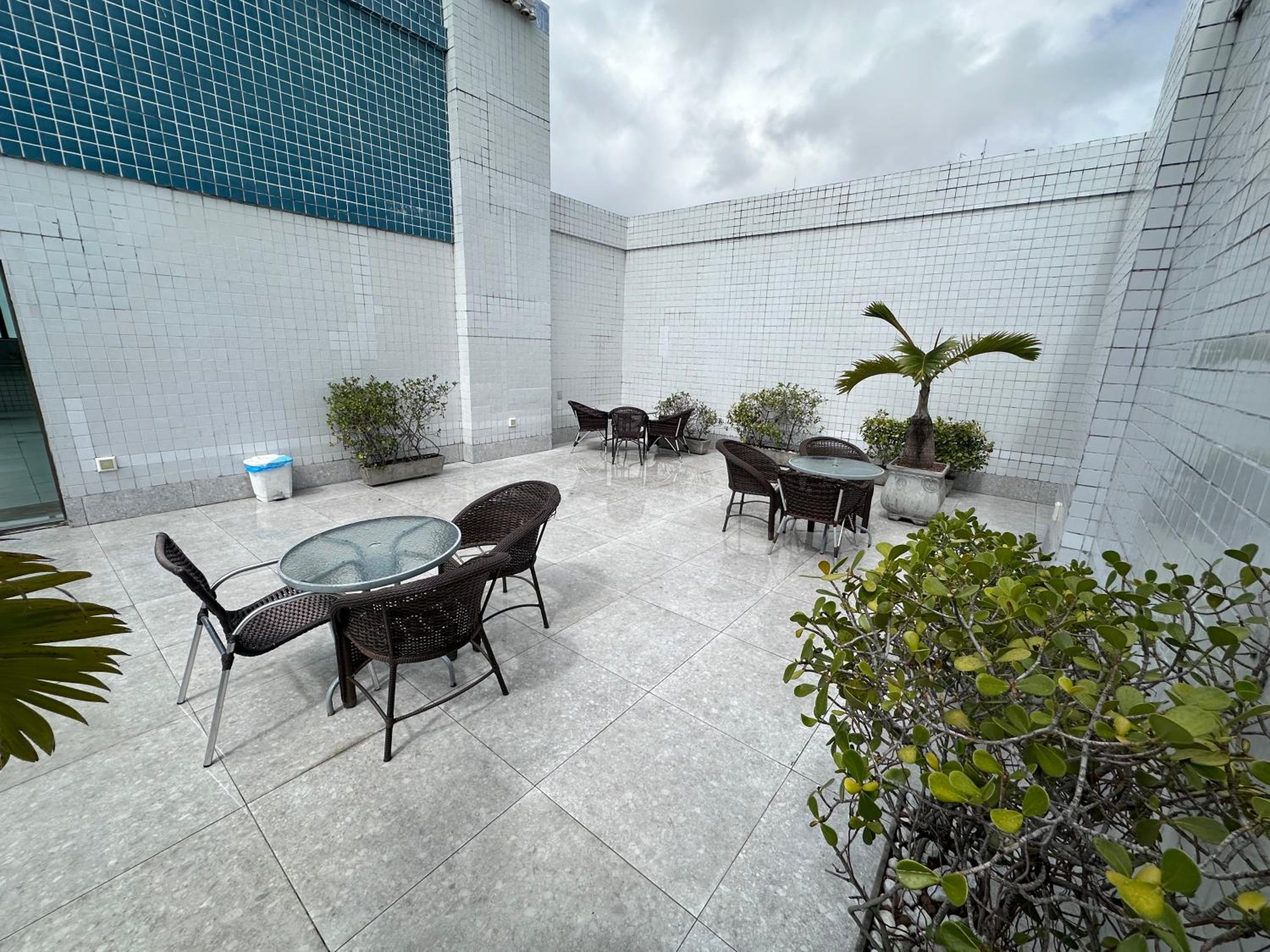 Flat - Boa Viagem para até 5 pessoas, andar ALTO vista Mar, Piscina, Wifi 500Mbps,