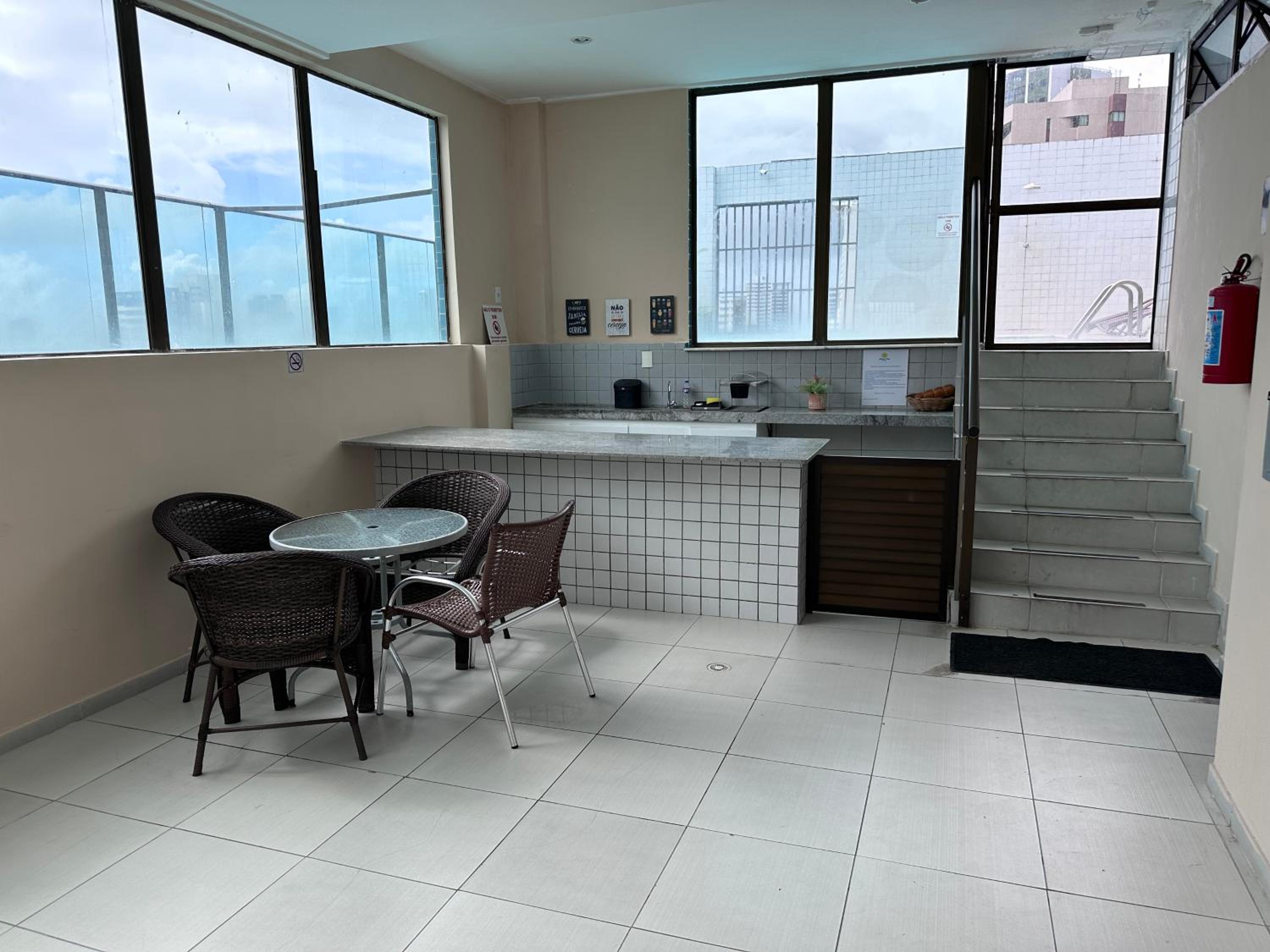 Flat - Boa Viagem para até 5 pessoas, andar ALTO vista Mar, Piscina, Wifi 500Mbps,