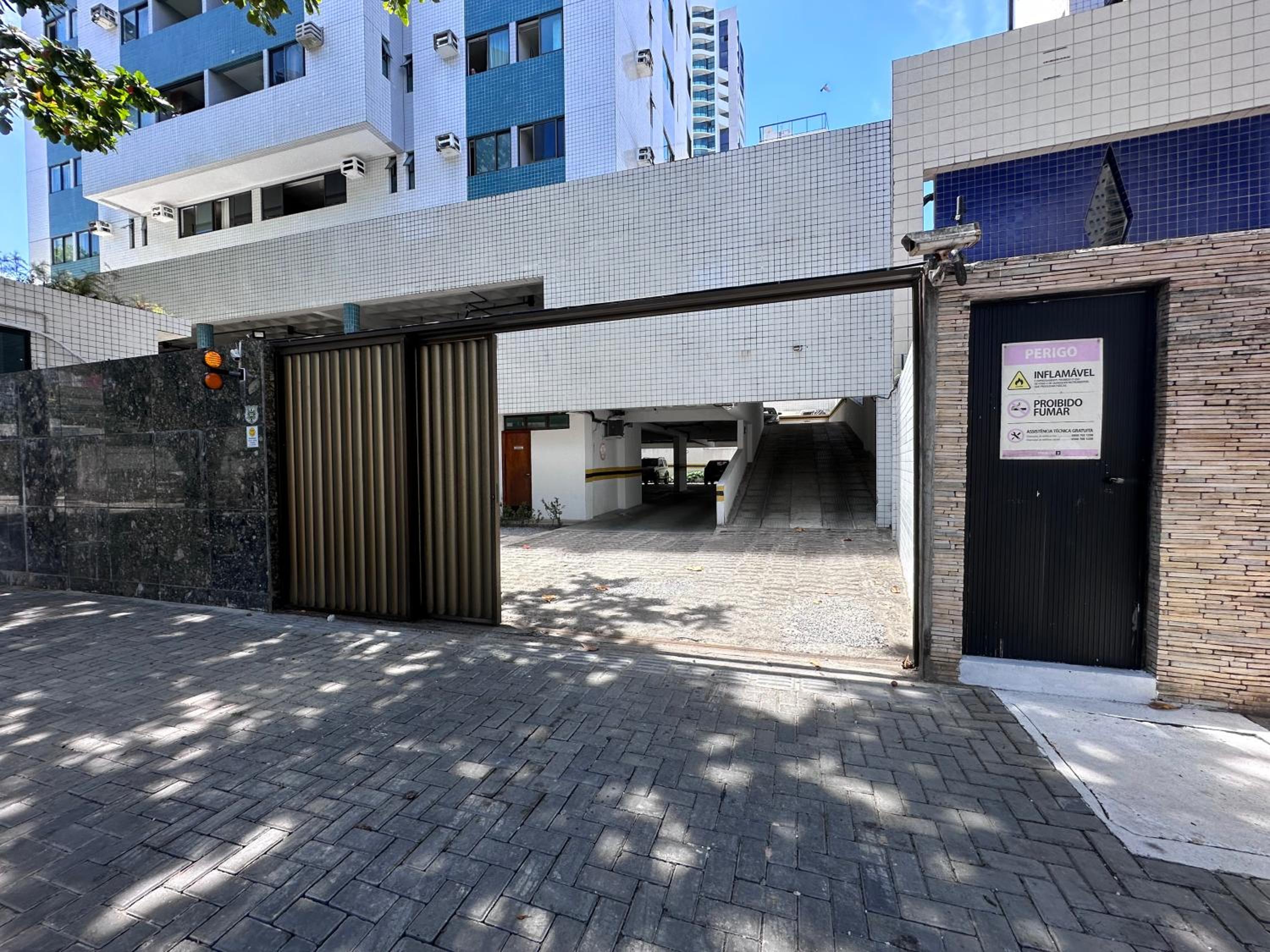 Flat - Boa Viagem para até 5 pessoas, andar ALTO vista Mar, Piscina, Wifi 500Mbps,