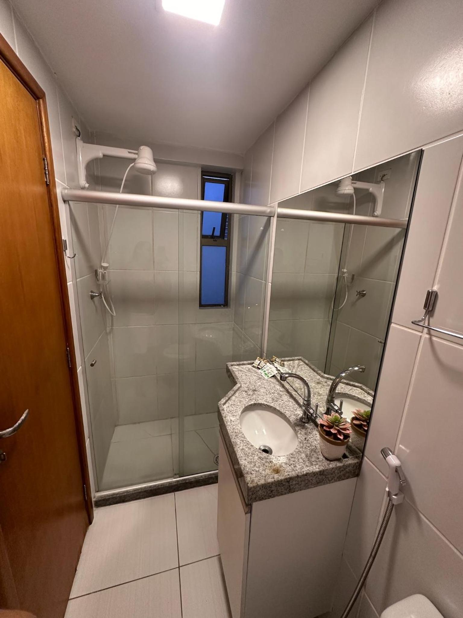 Flat - Boa Viagem para até 5 pessoas, andar ALTO vista Mar, Piscina, Wifi 500Mbps,