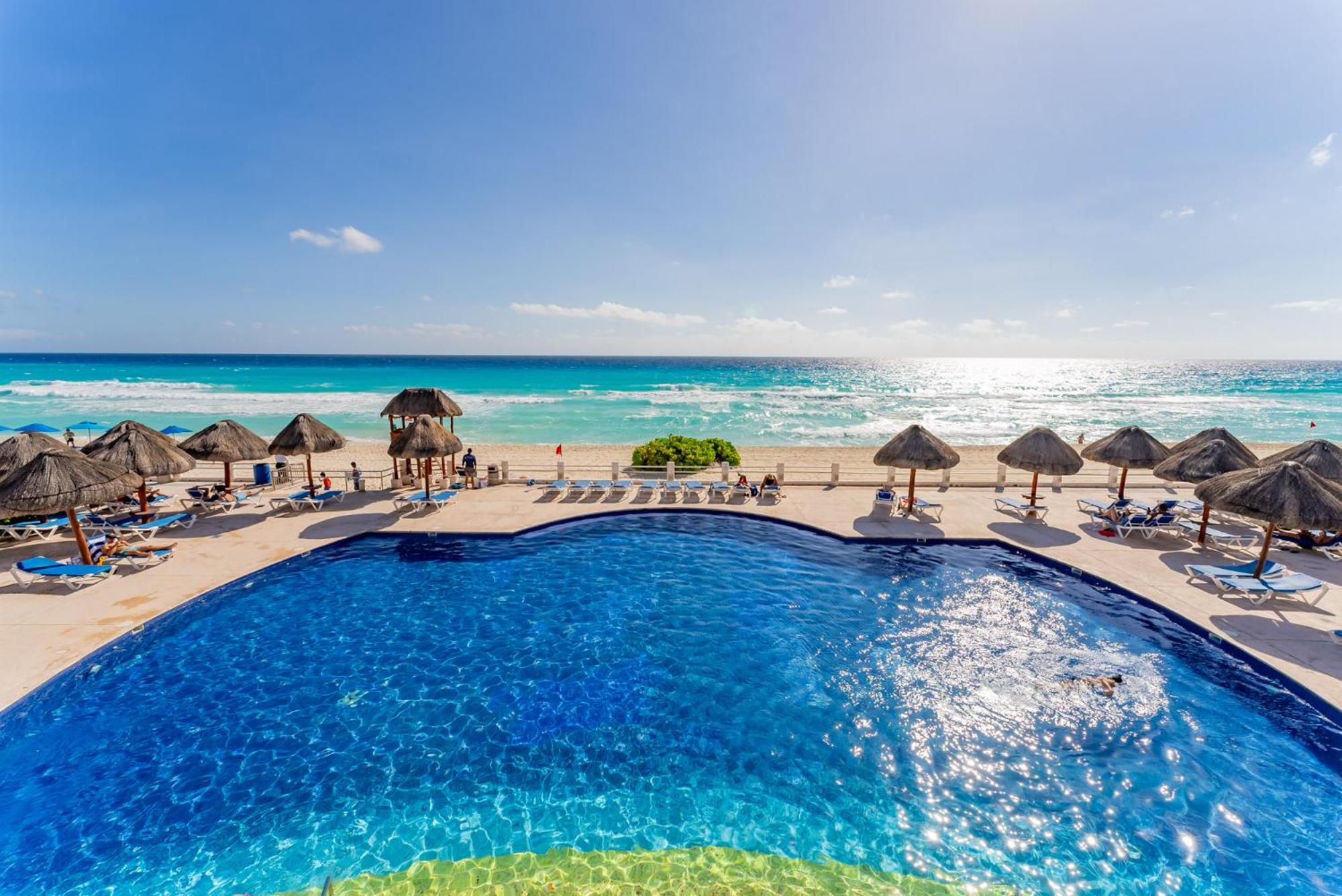 Amazing Caribbean Ocean view at Villas Marlin in Cancun