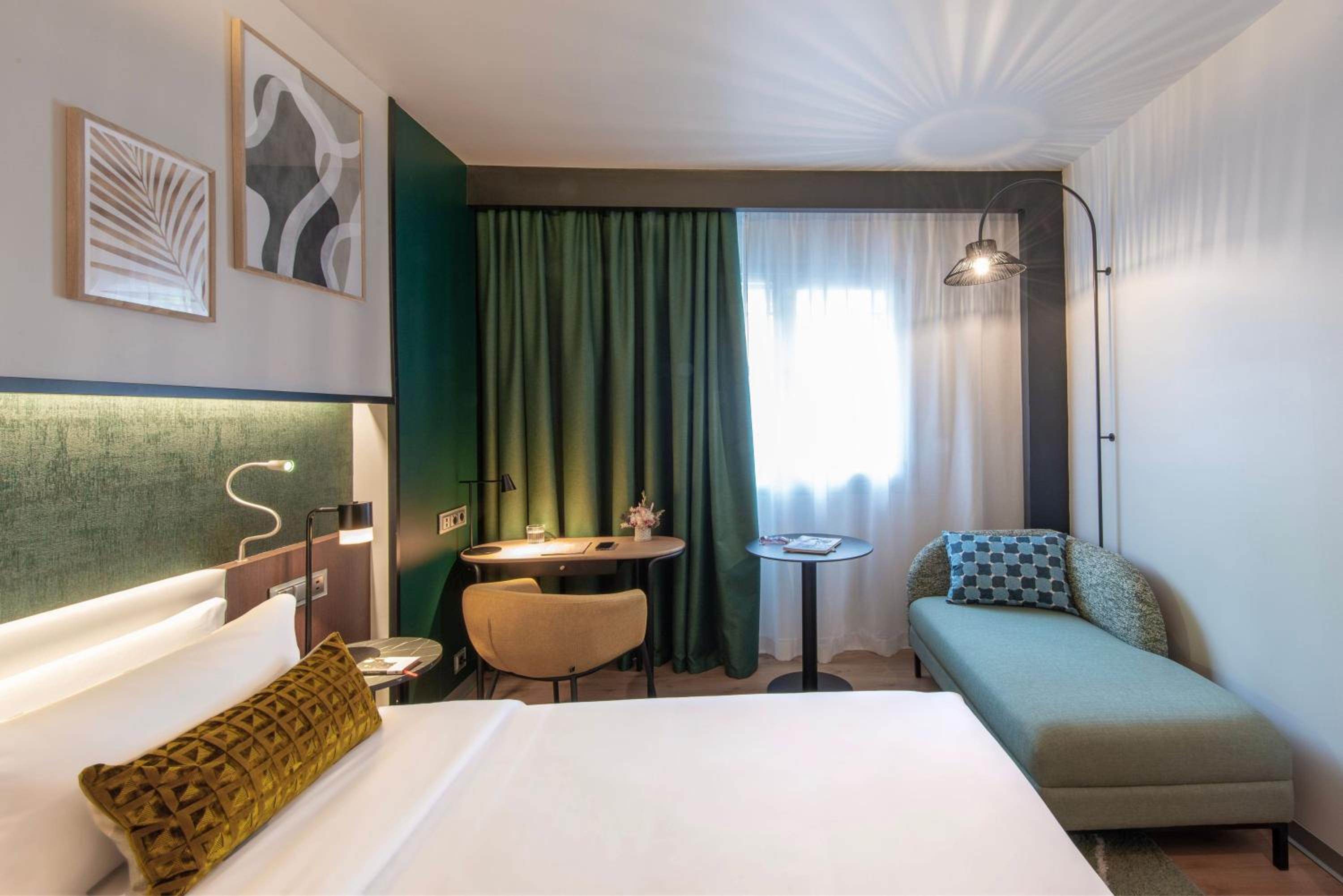 Crowne Plaza Madrid - Centre Retiro by IHG