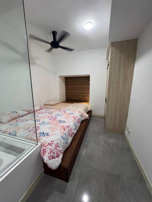 Sunset Inn @ Imperio Residence photo 4
