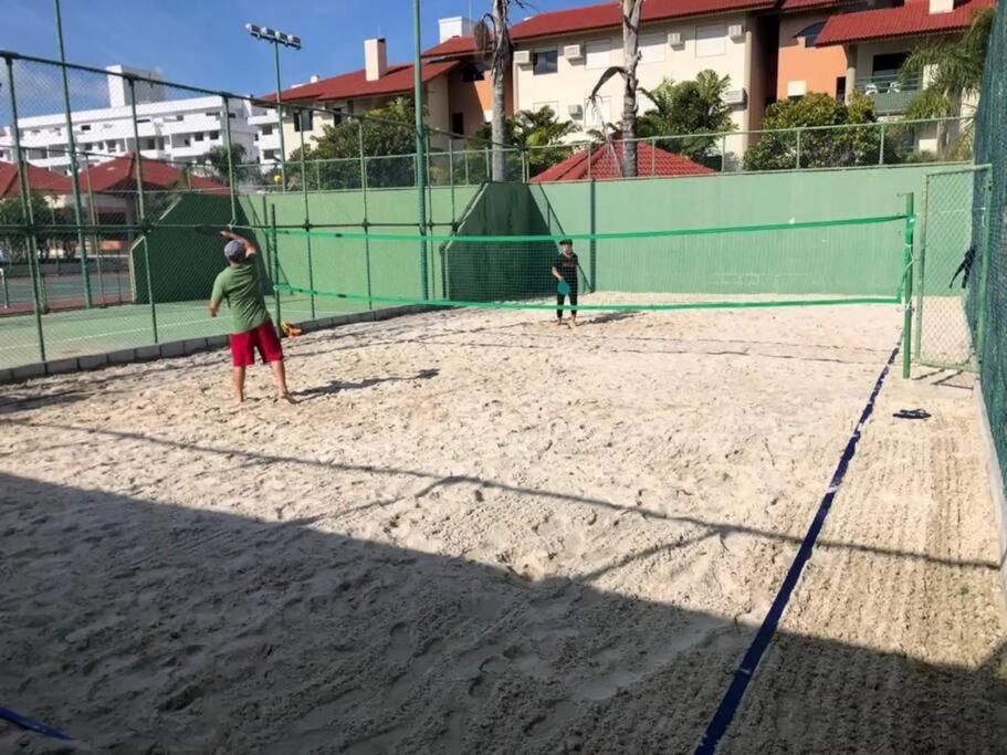 Apartamento amplo frente mar