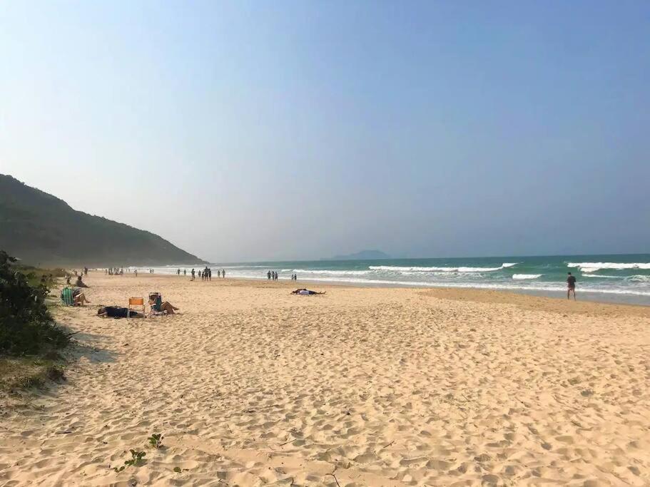 Apartamento amplo frente mar