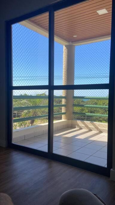 Apartamento amplo frente mar