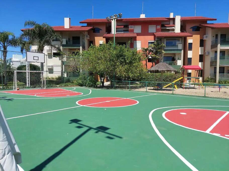 Apartamento amplo frente mar