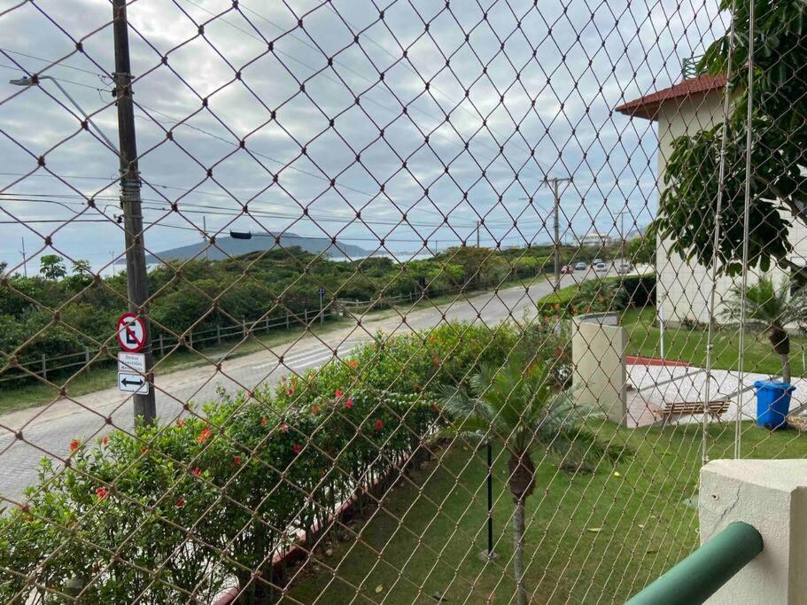 Apartamento amplo frente mar