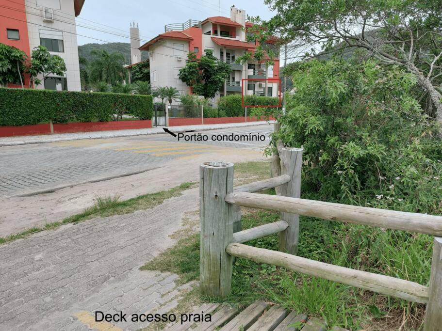 Apartamento amplo frente mar