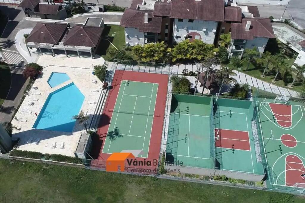 Apartamento amplo frente mar