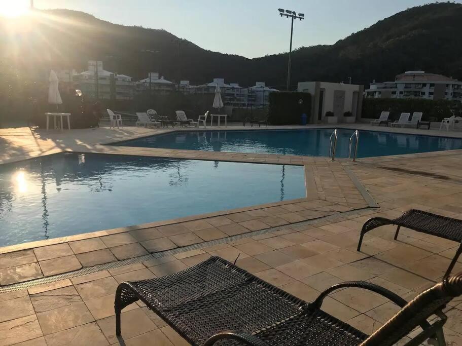 Apartamento amplo frente mar