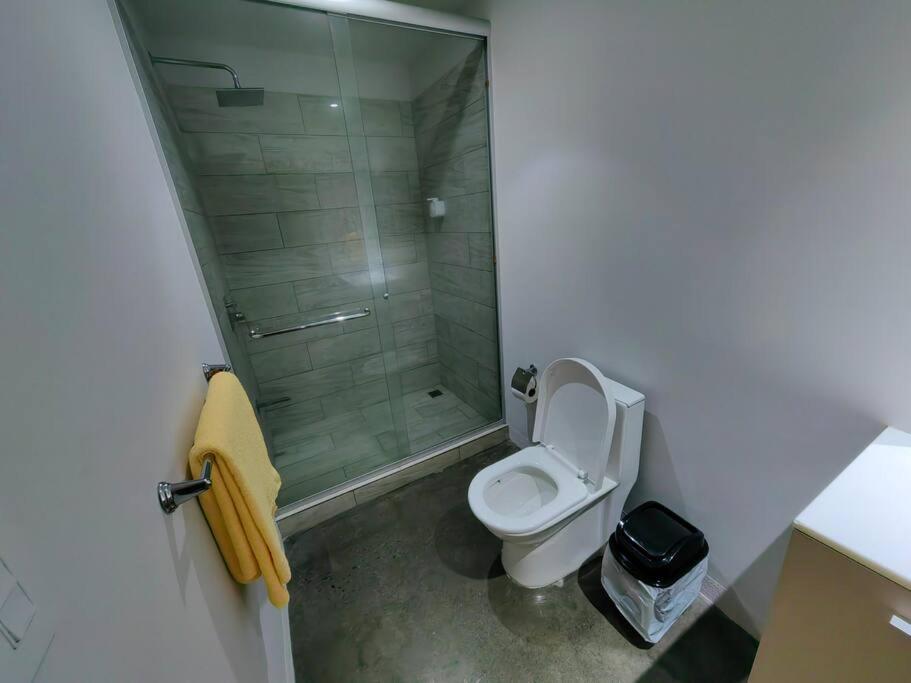 906A URBN Barrio Escalante Estudio con A/C y Parqueo