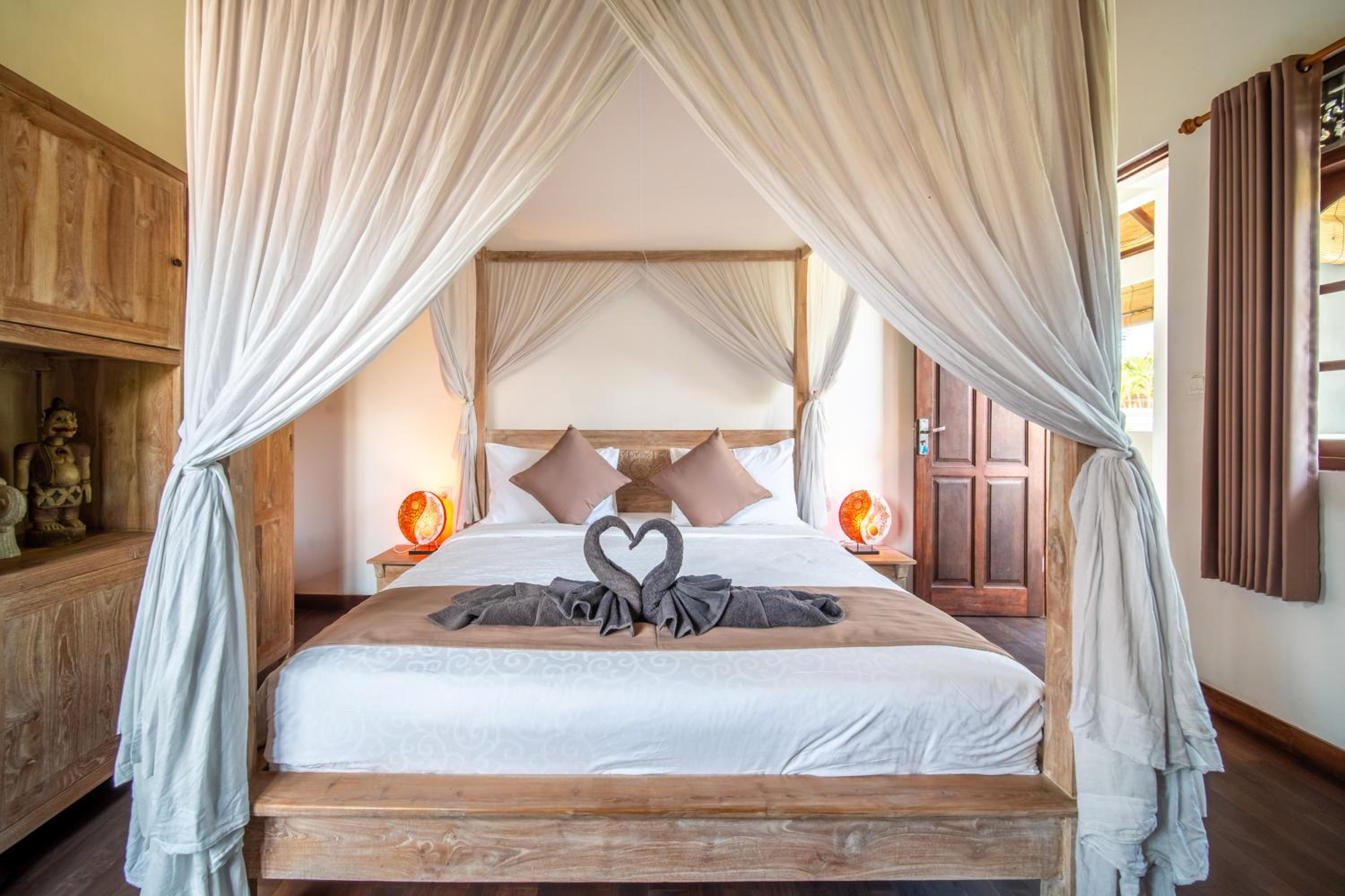 Villa Bewa by Villa Finder