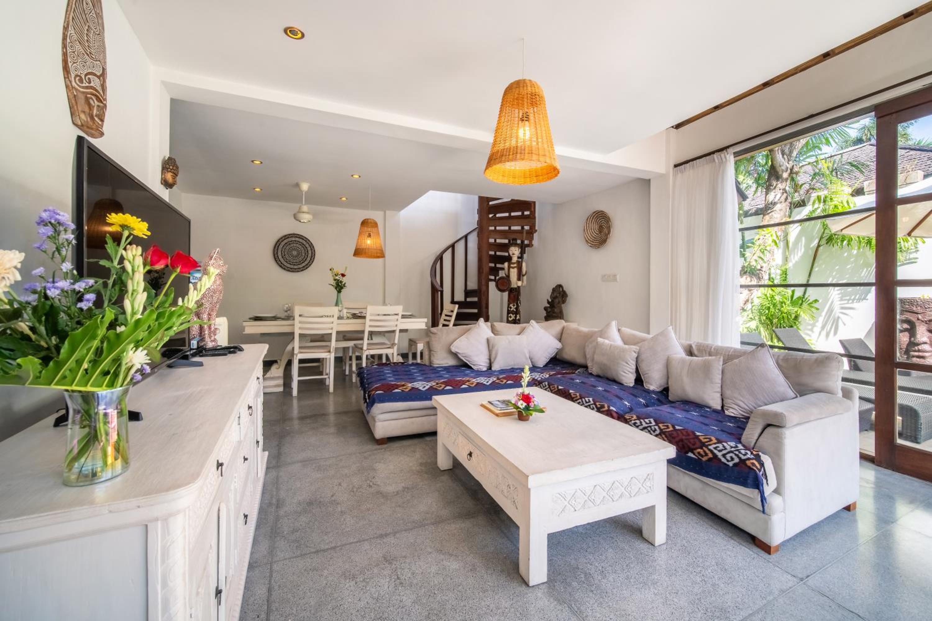 Villa Bewa by Villa Finder