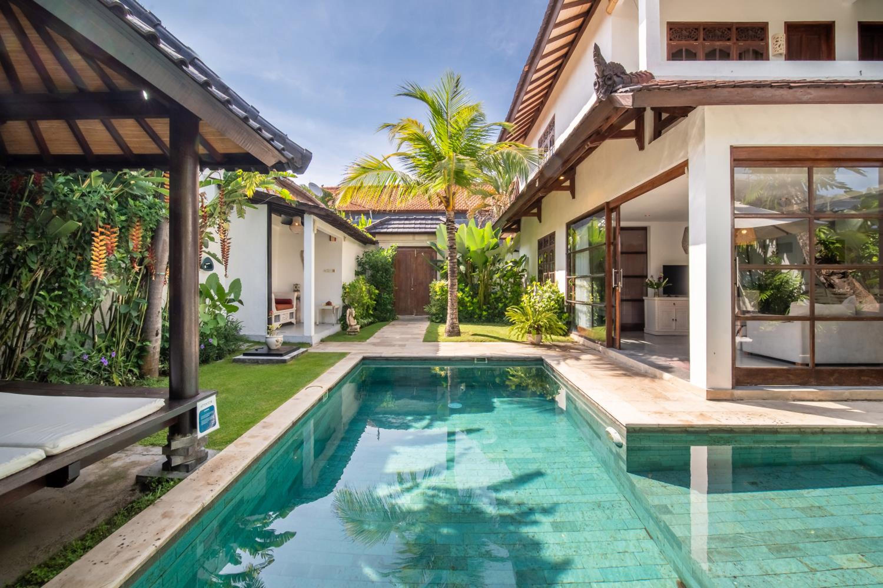 Villa Bewa by Villa Finder