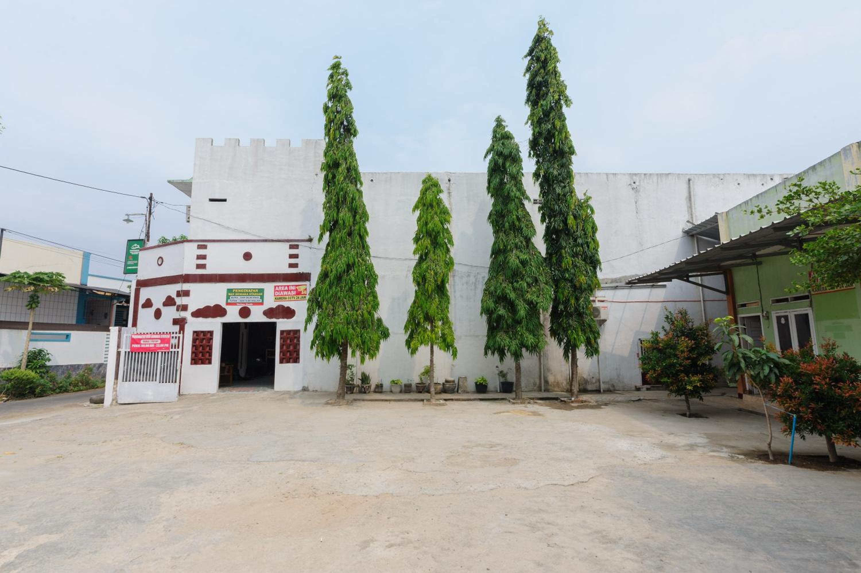RedDoorz near UBL Lampung