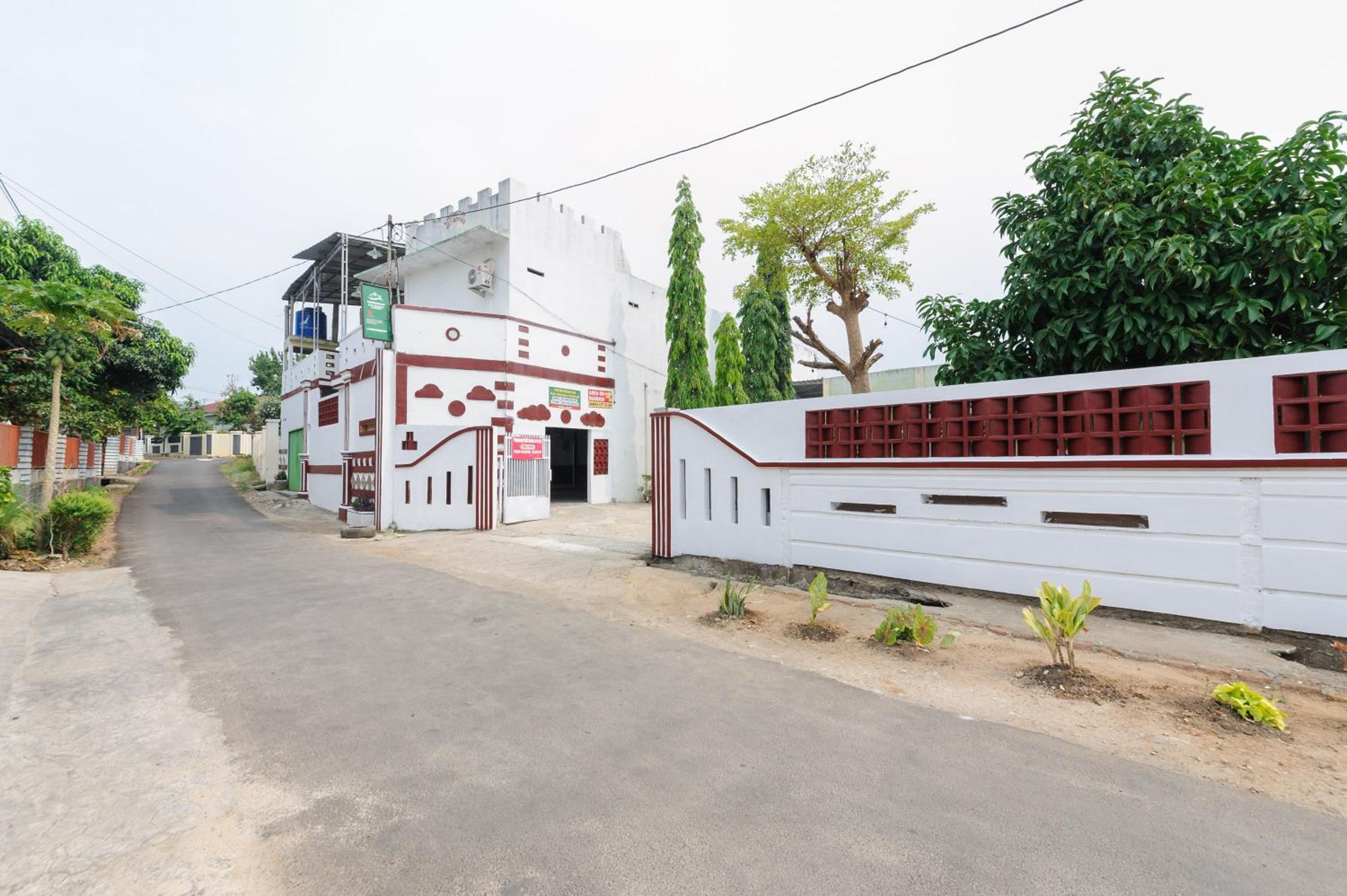 RedDoorz near UBL Lampung