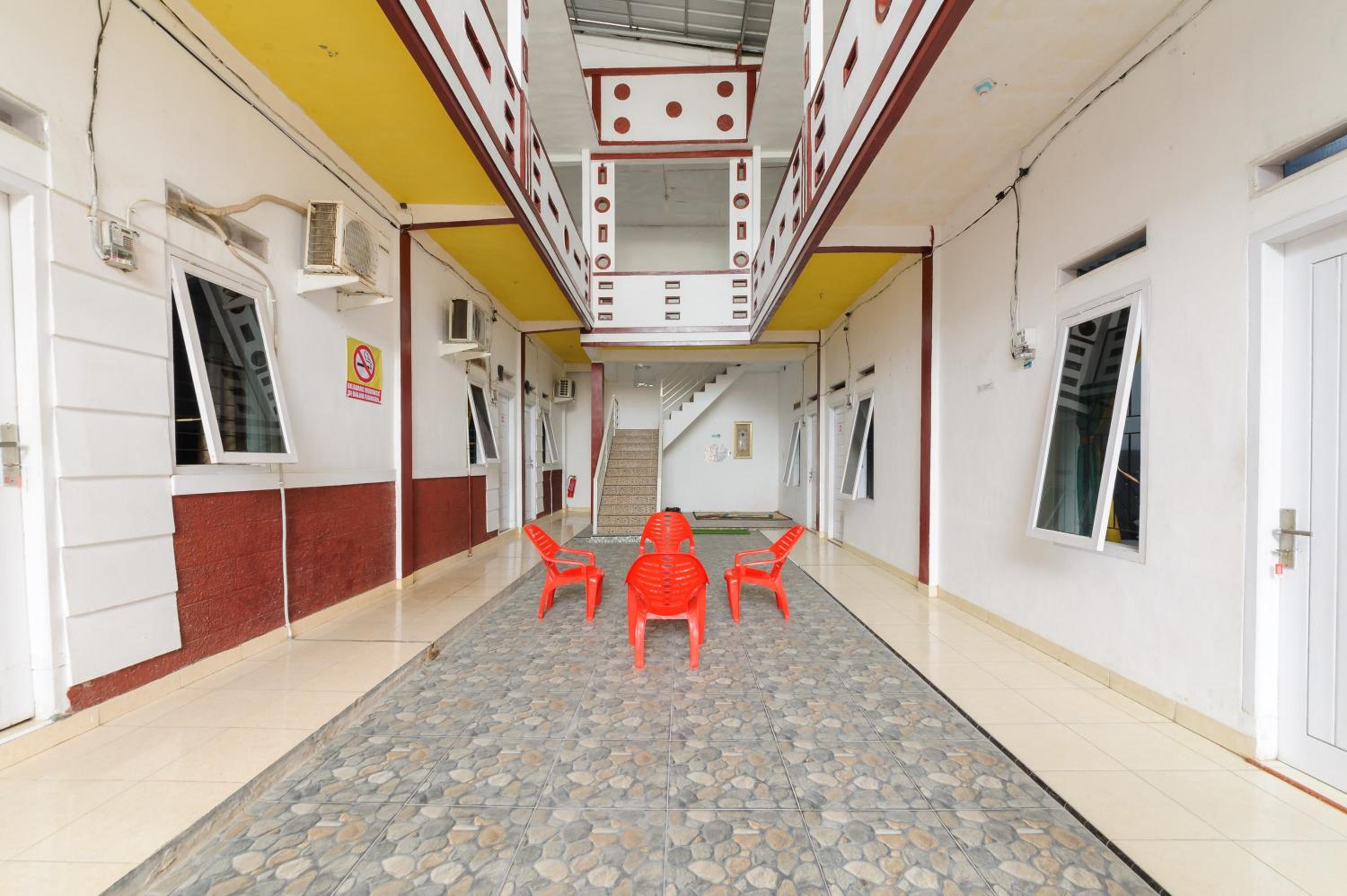 RedDoorz near UBL Lampung