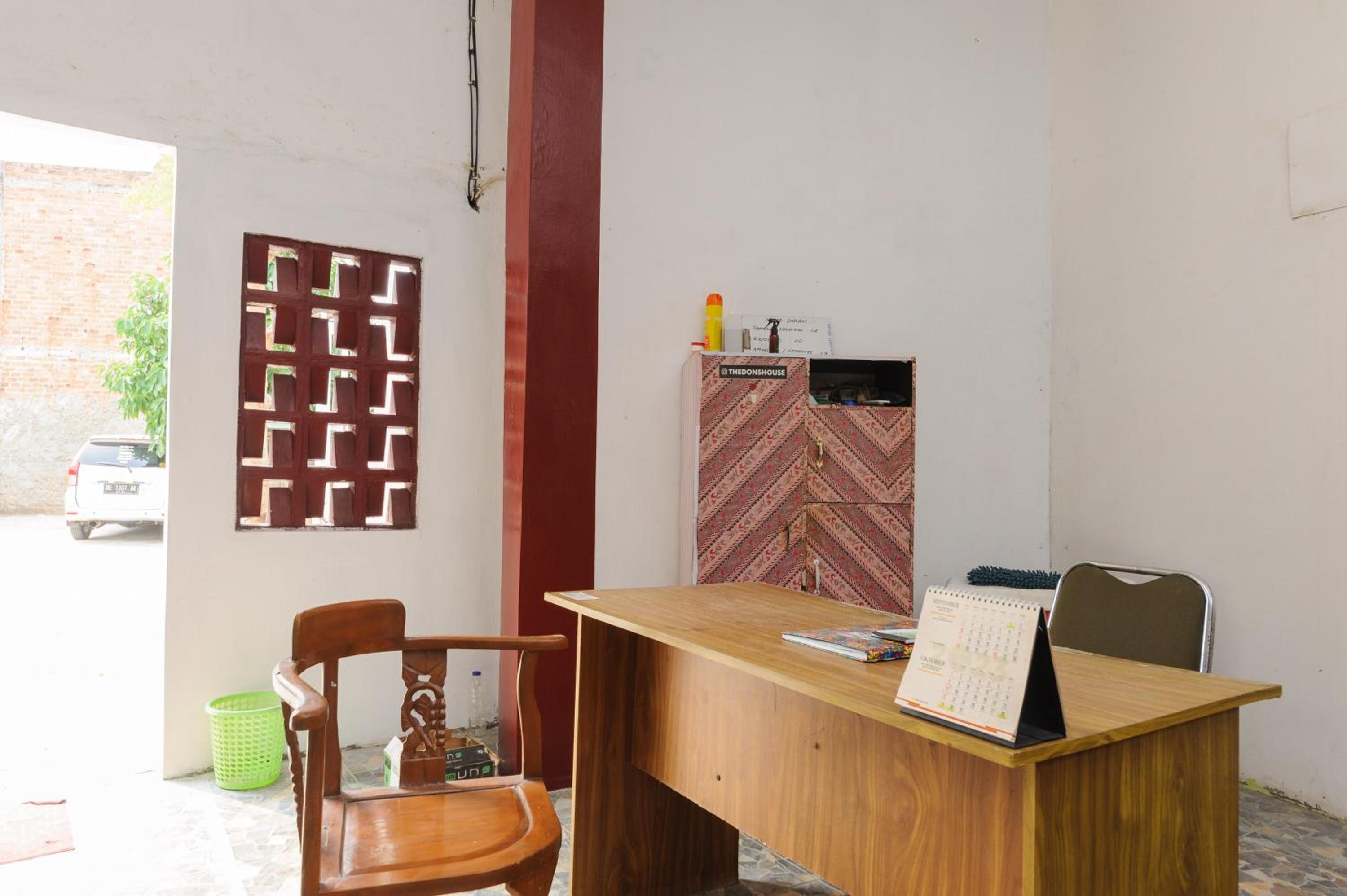 RedDoorz near UBL Lampung