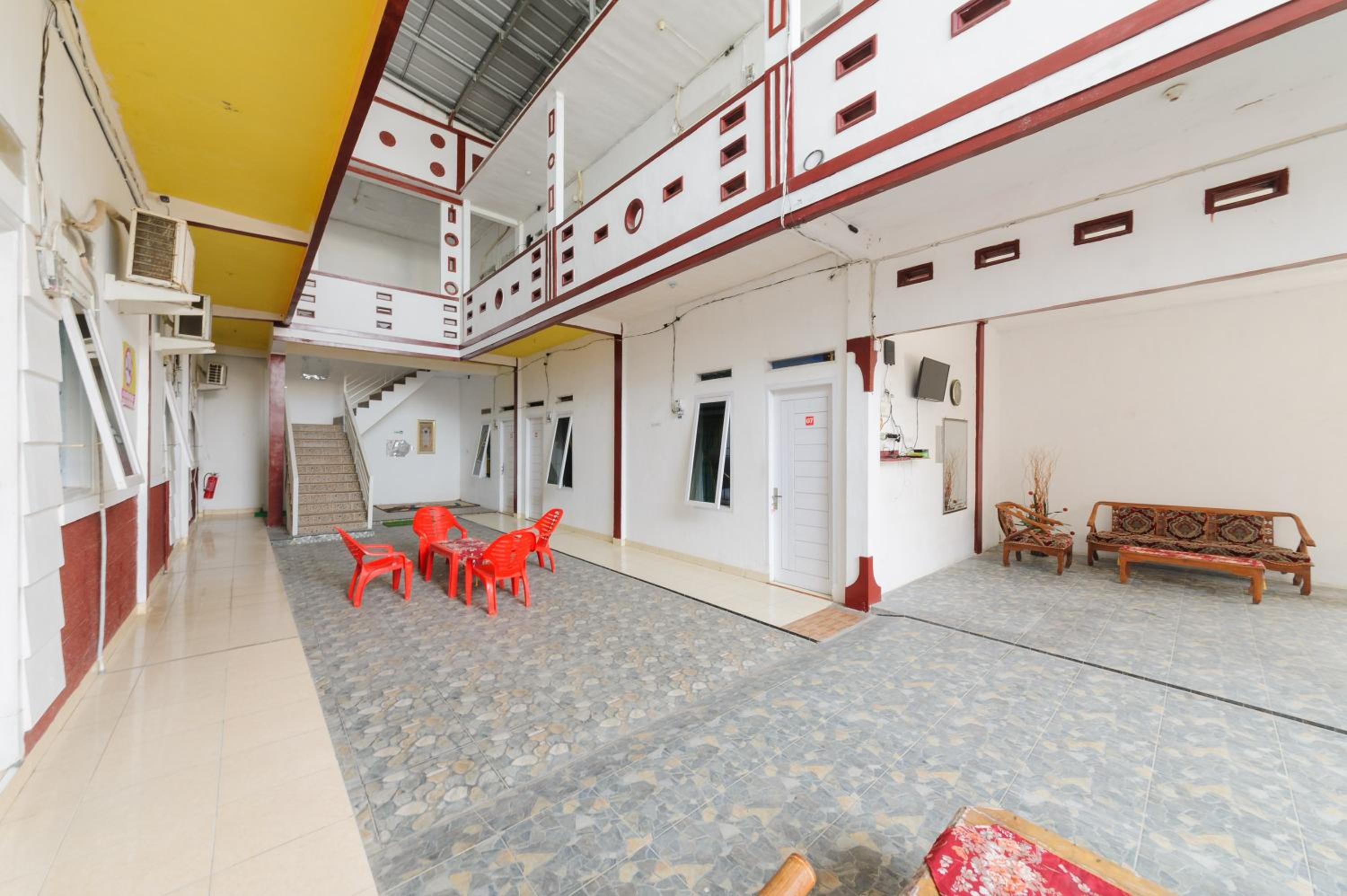 RedDoorz near UBL Lampung