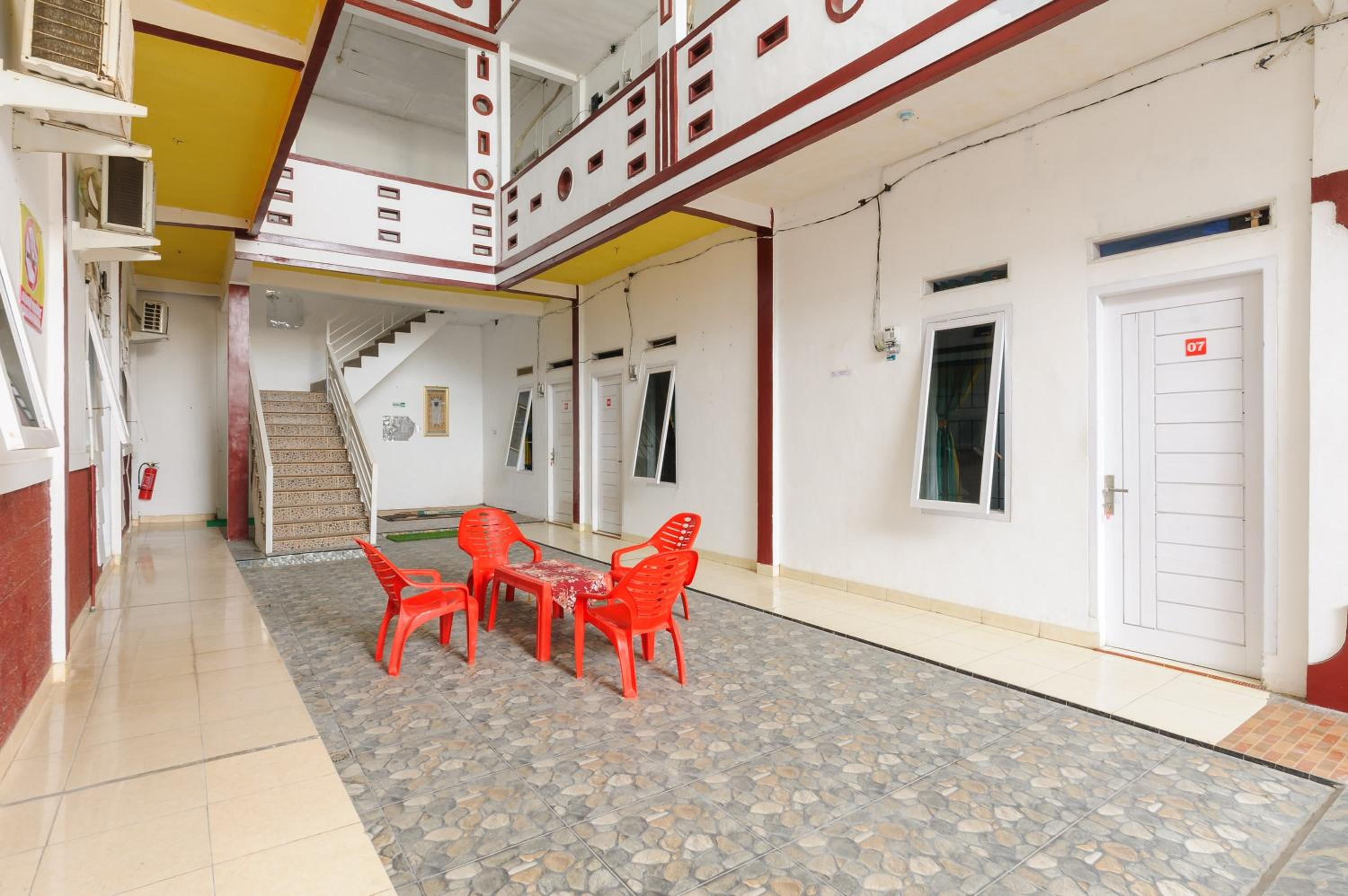 RedDoorz near UBL Lampung