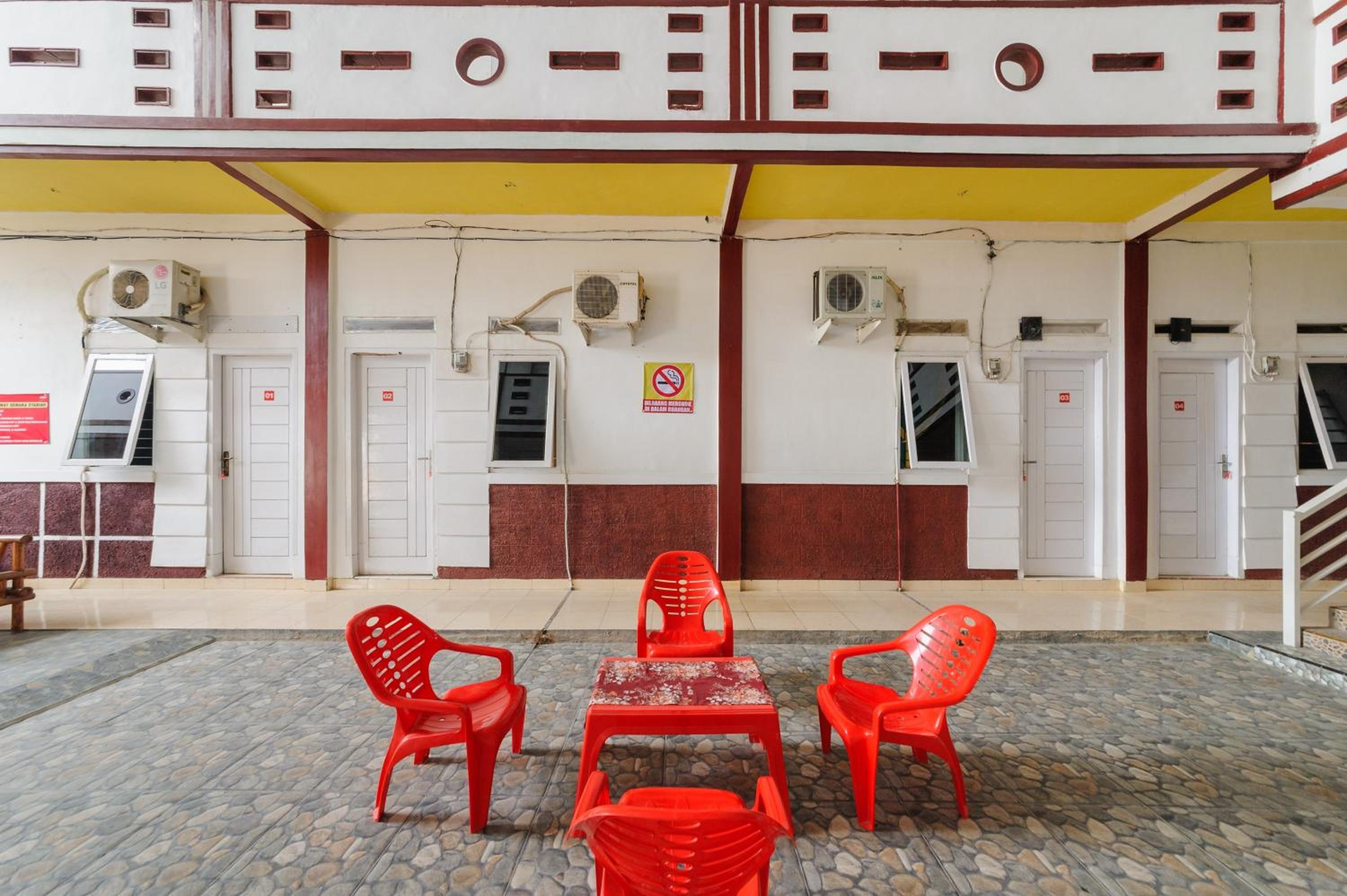RedDoorz near UBL Lampung