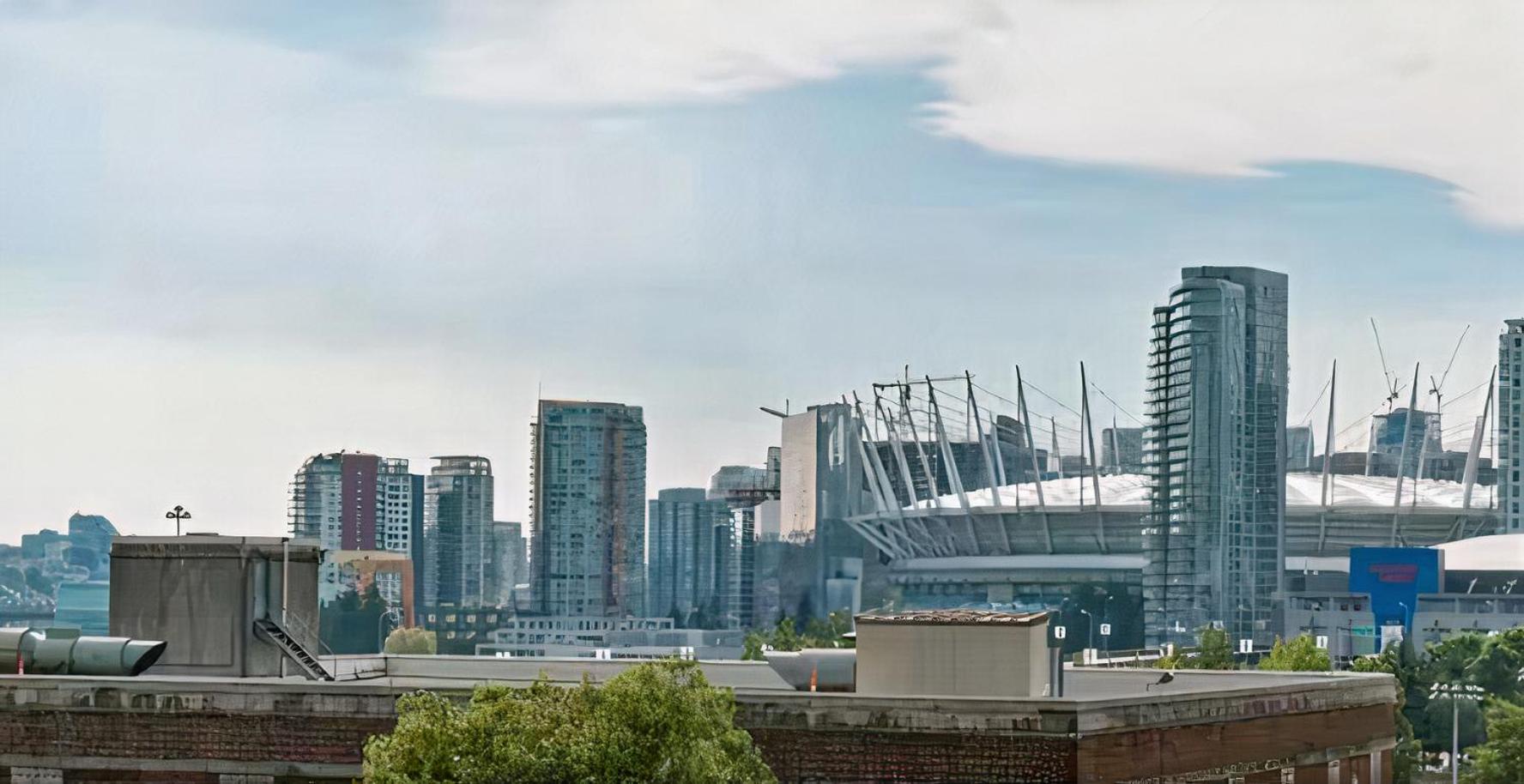 Modern, Bright & Central 1-Bed Downtown Apt close to Rogers Arena