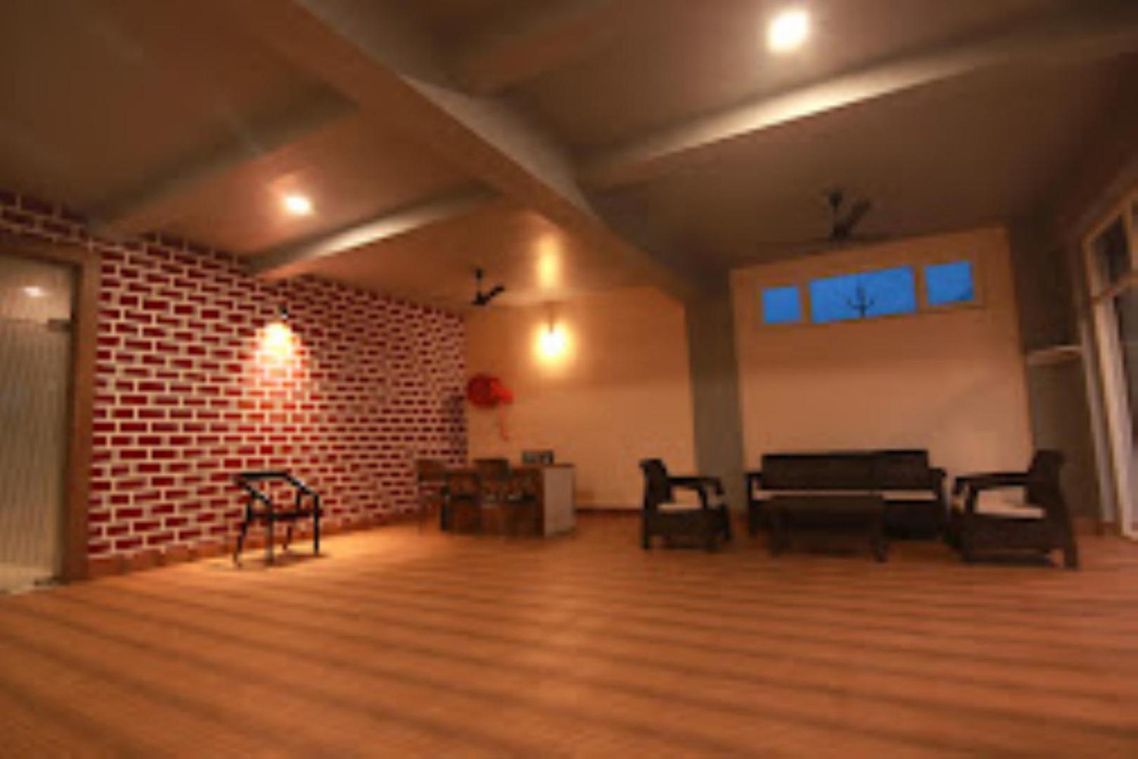 Hotel Apoorva Royale Salepali