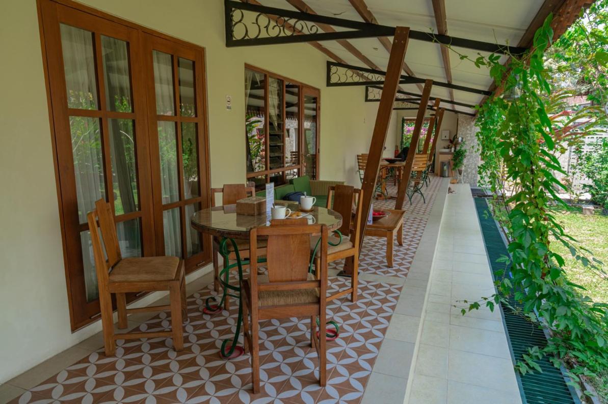 Veranda Java - Traditional & Modern Javanese Villa view 3