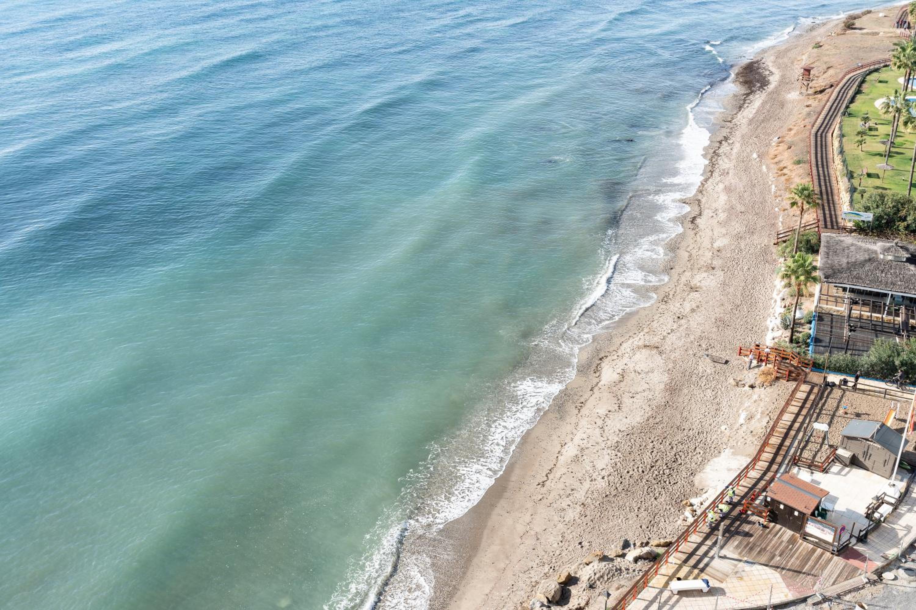 Alhamar beach