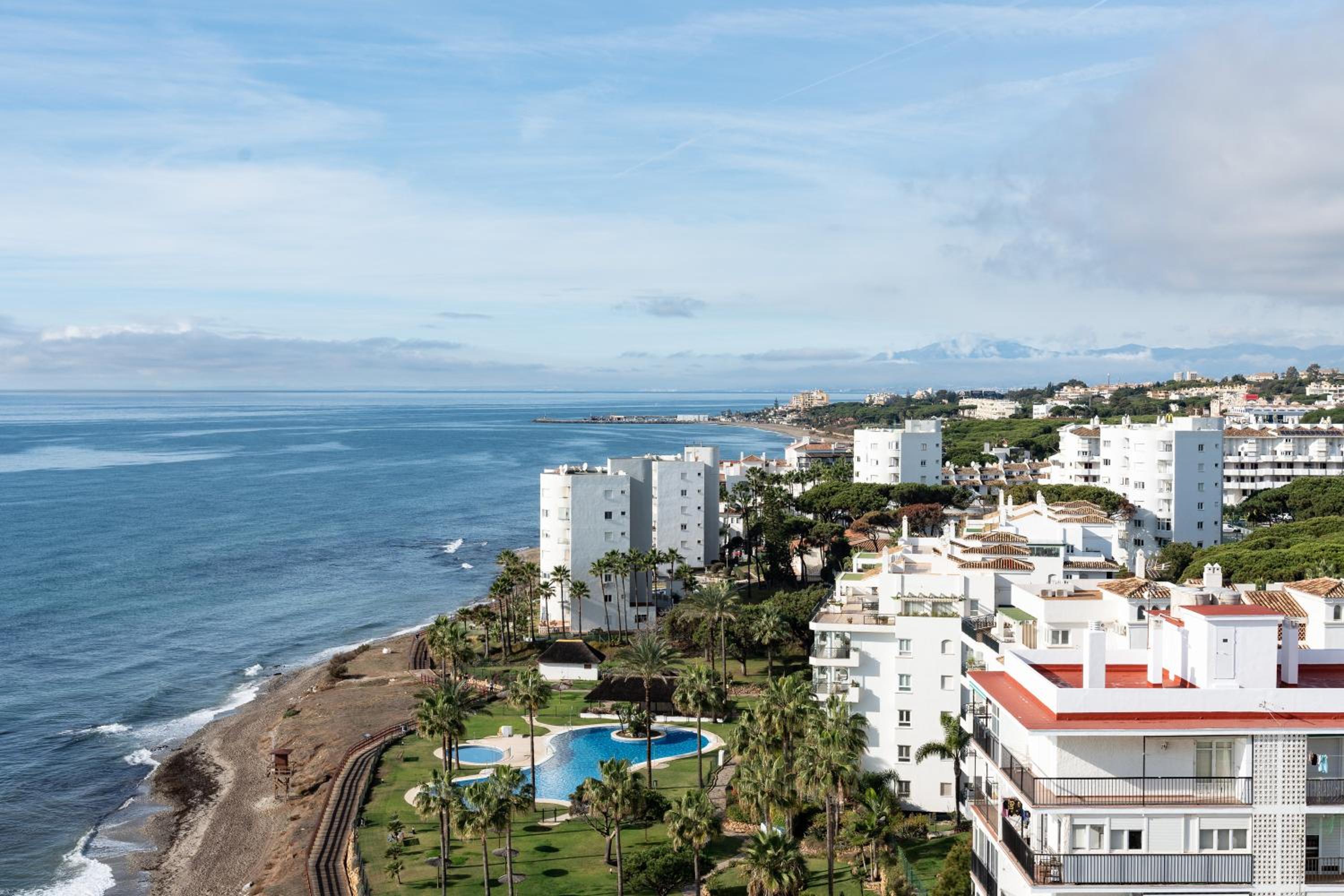Alhamar beach