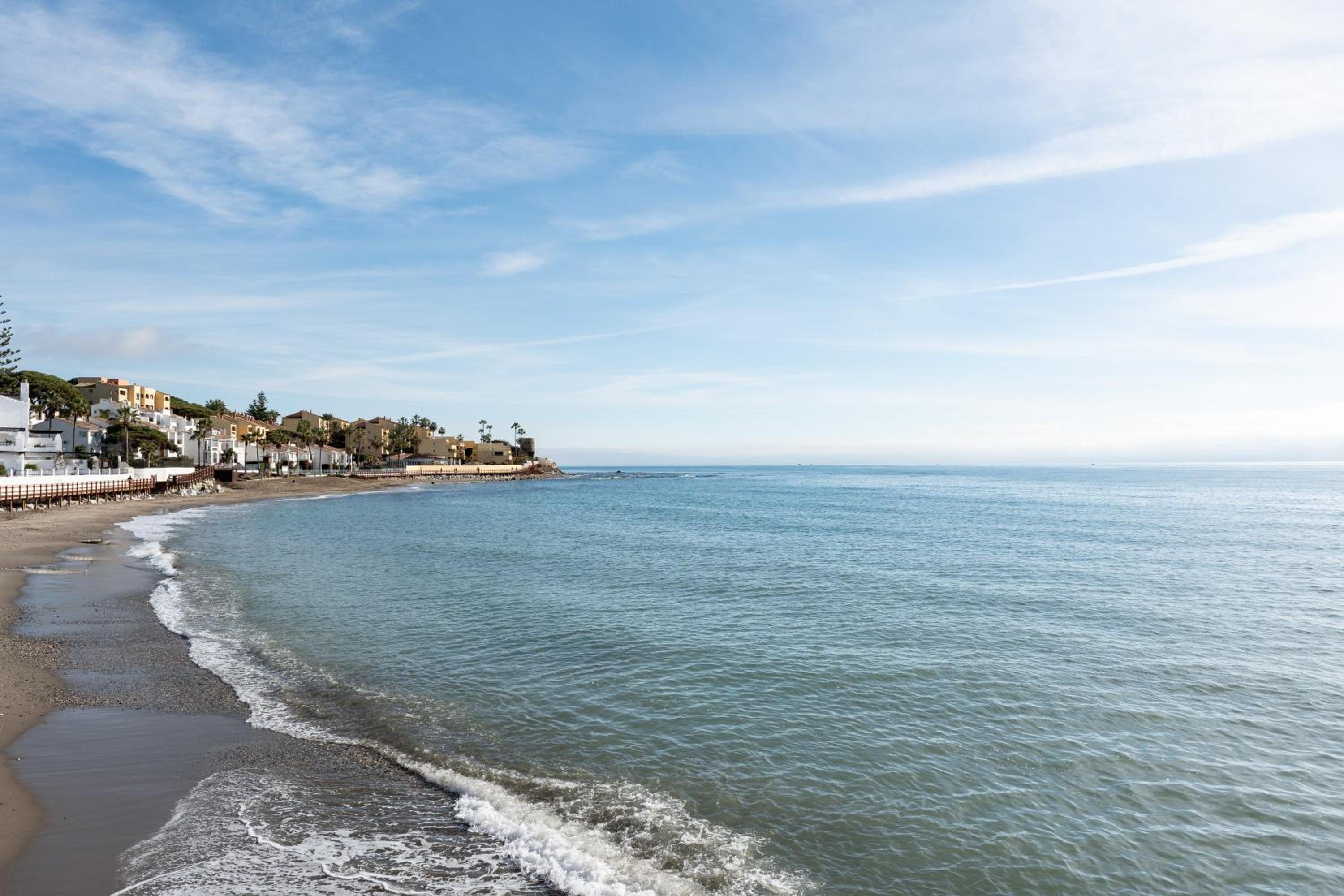 Alhamar beach