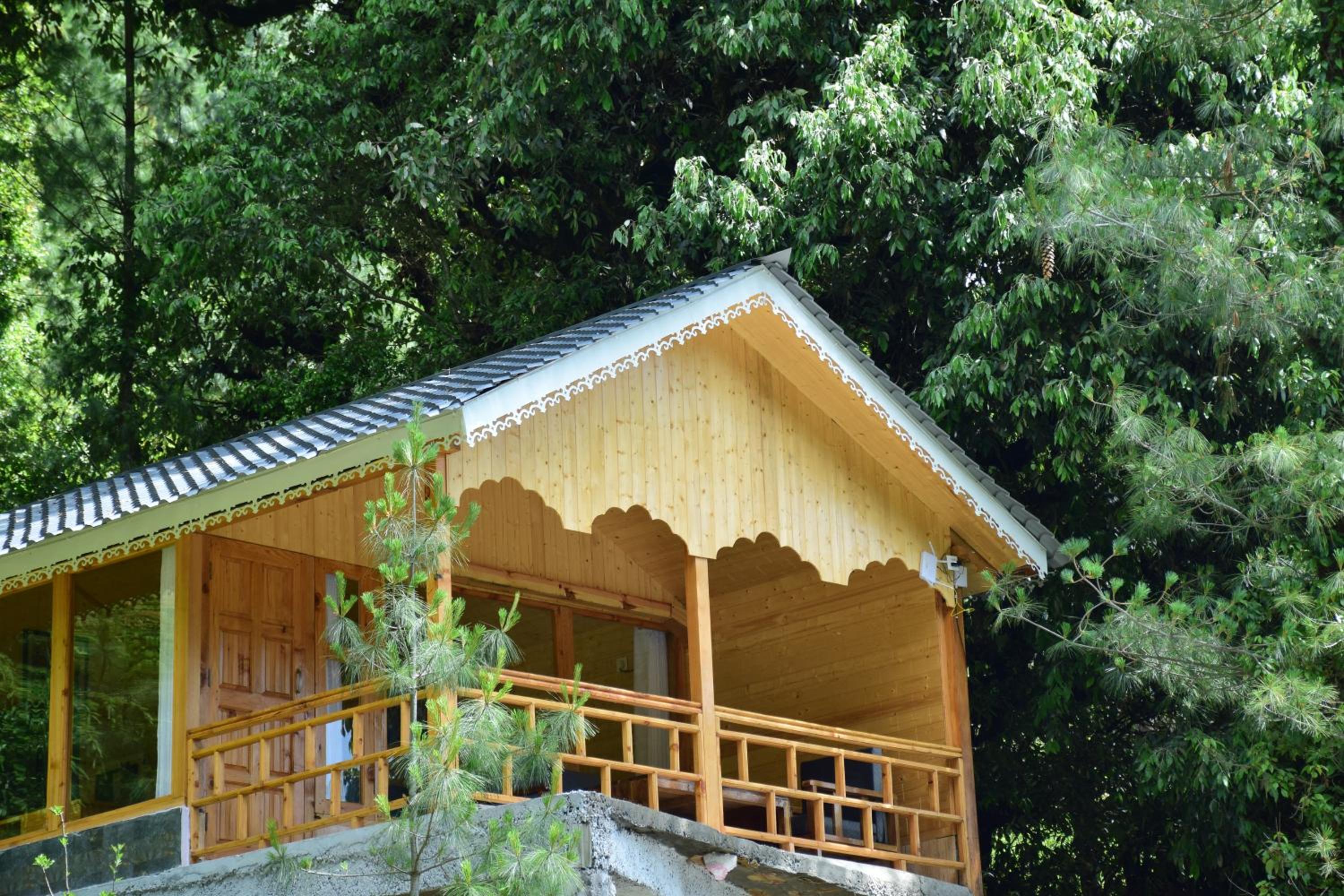 Tree house Latos Tandi view 2