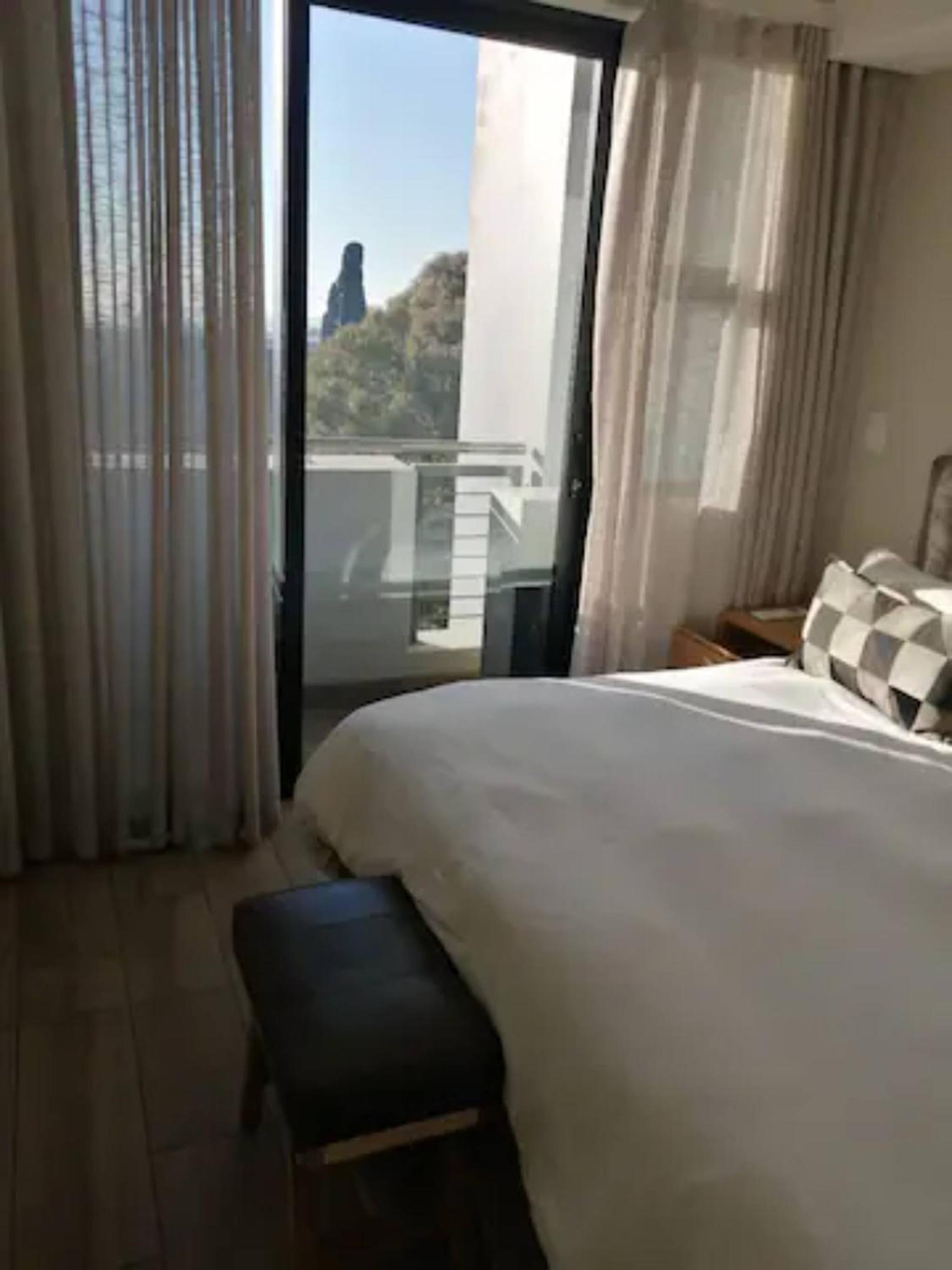 Luxuryself Catering 1 Bed Apart