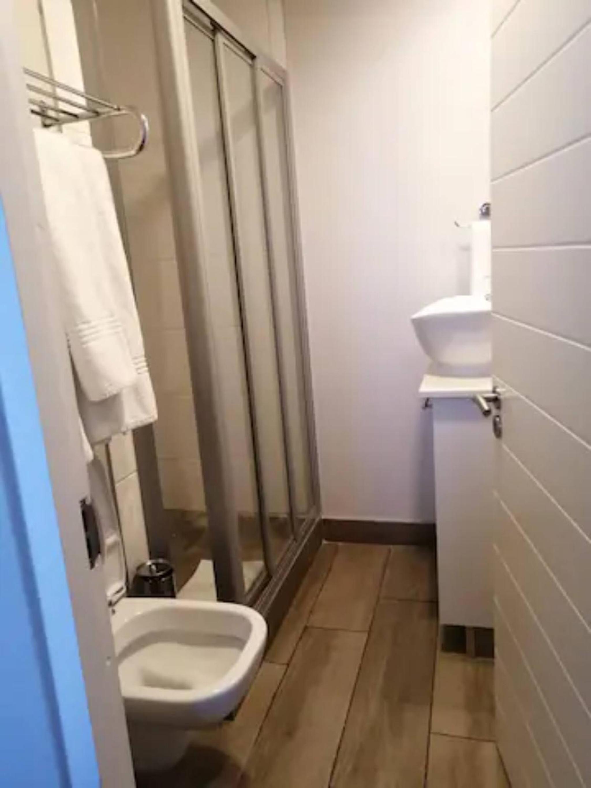 Luxuryself Catering 1 Bed Apart