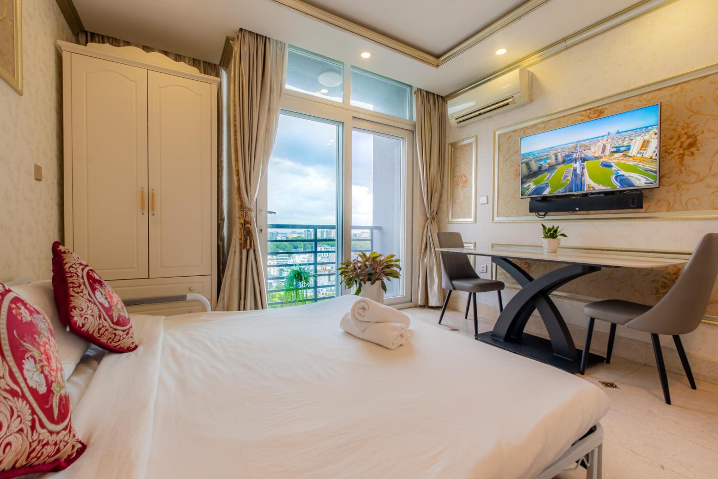 Ben Thanh - Luxury Serviced Apartments