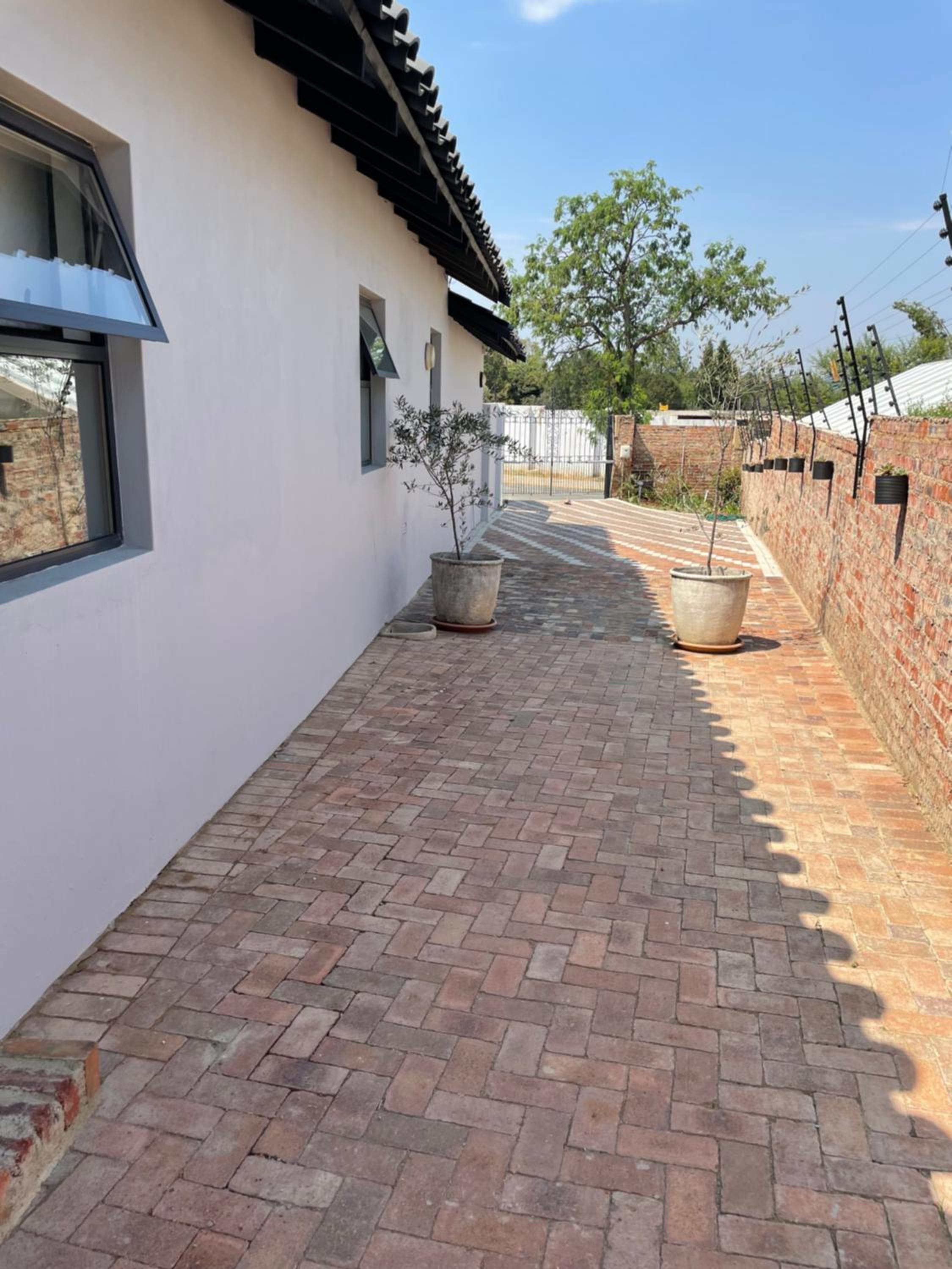 Riverclub Guest Suites in Riverclub, Sandton - Image 2