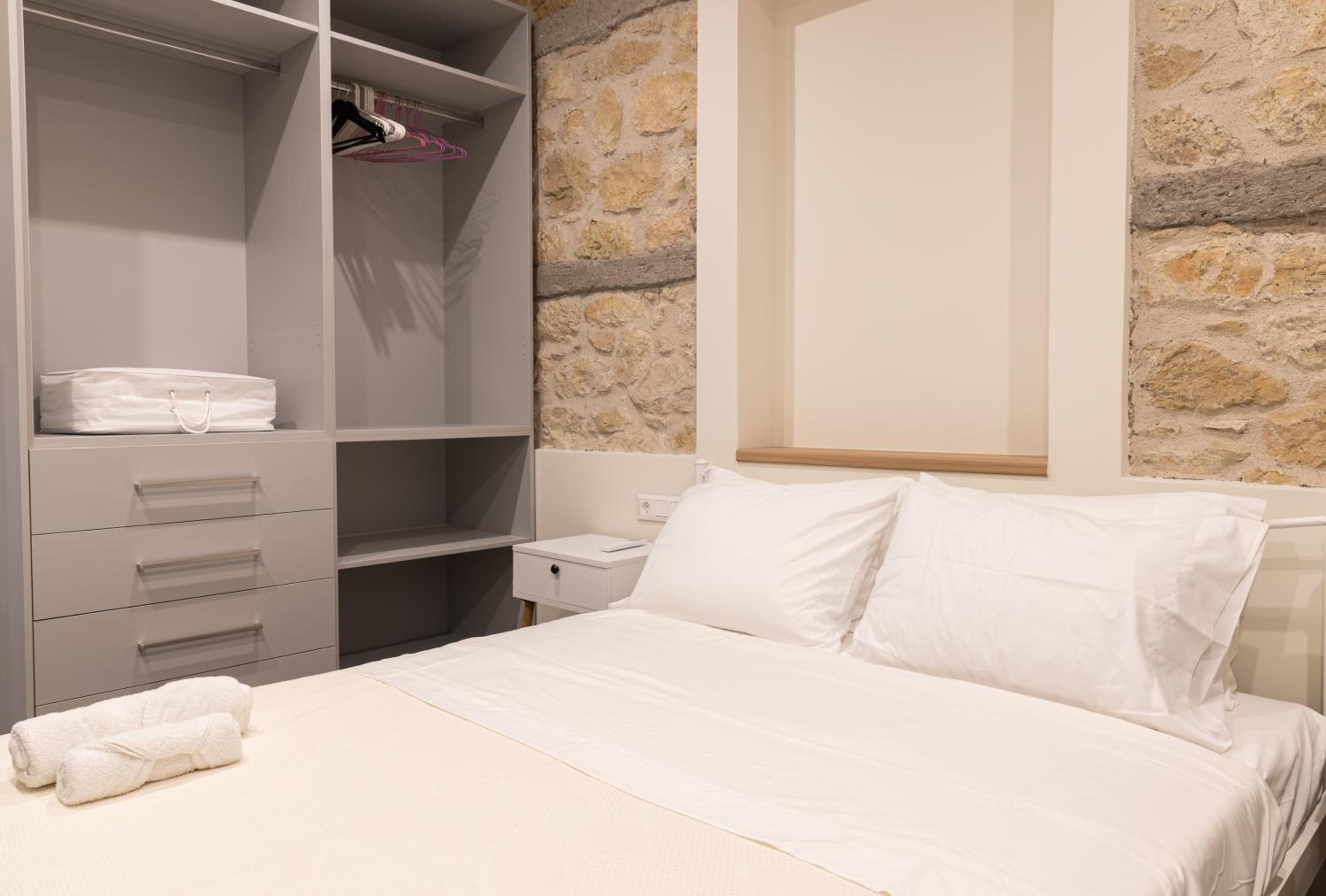Luxury Villa in Center of Agioi Theodoroi view 3