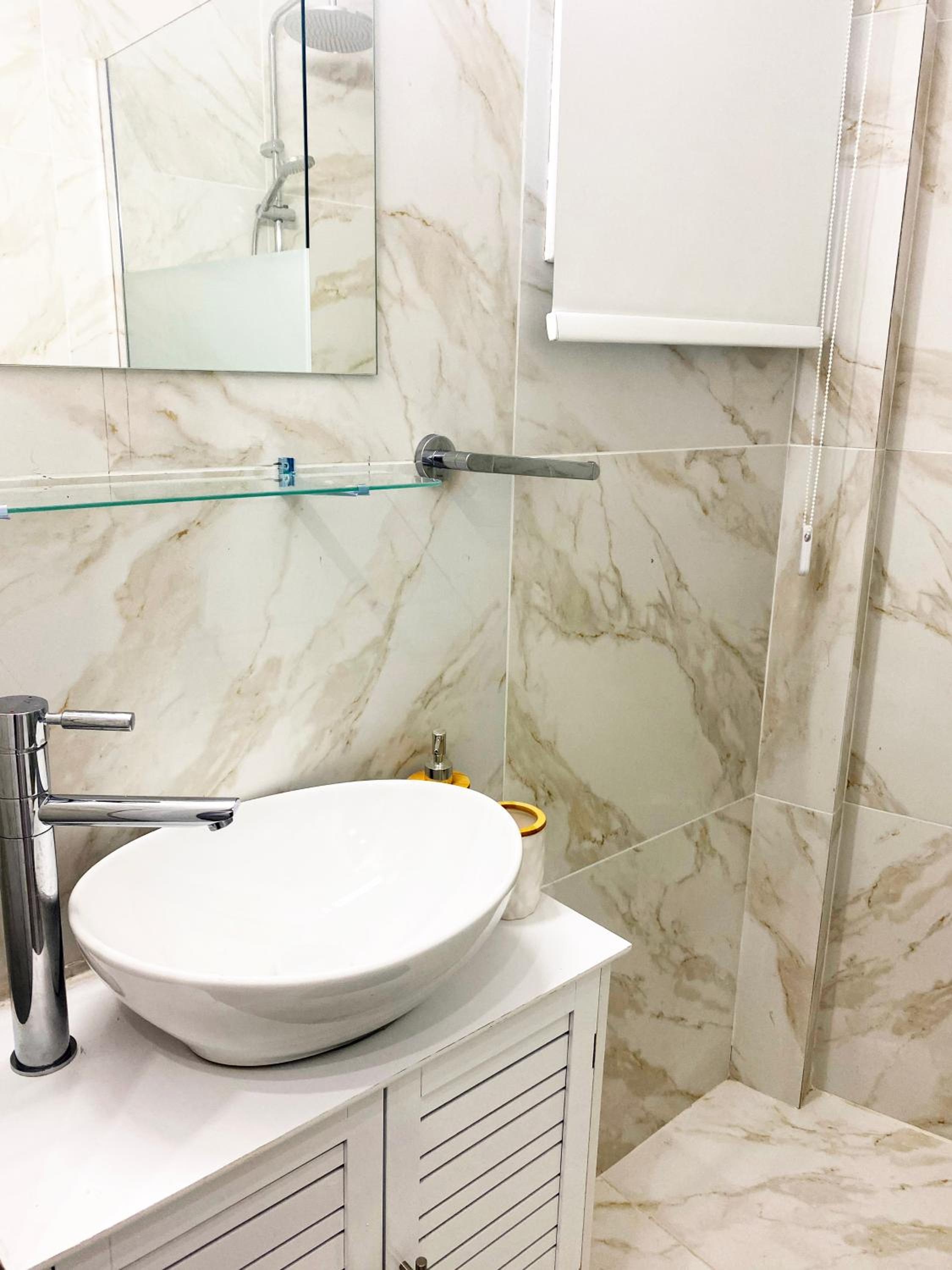 Luxury City Retreat- 2-Bedroom, 2-Bath Apartment