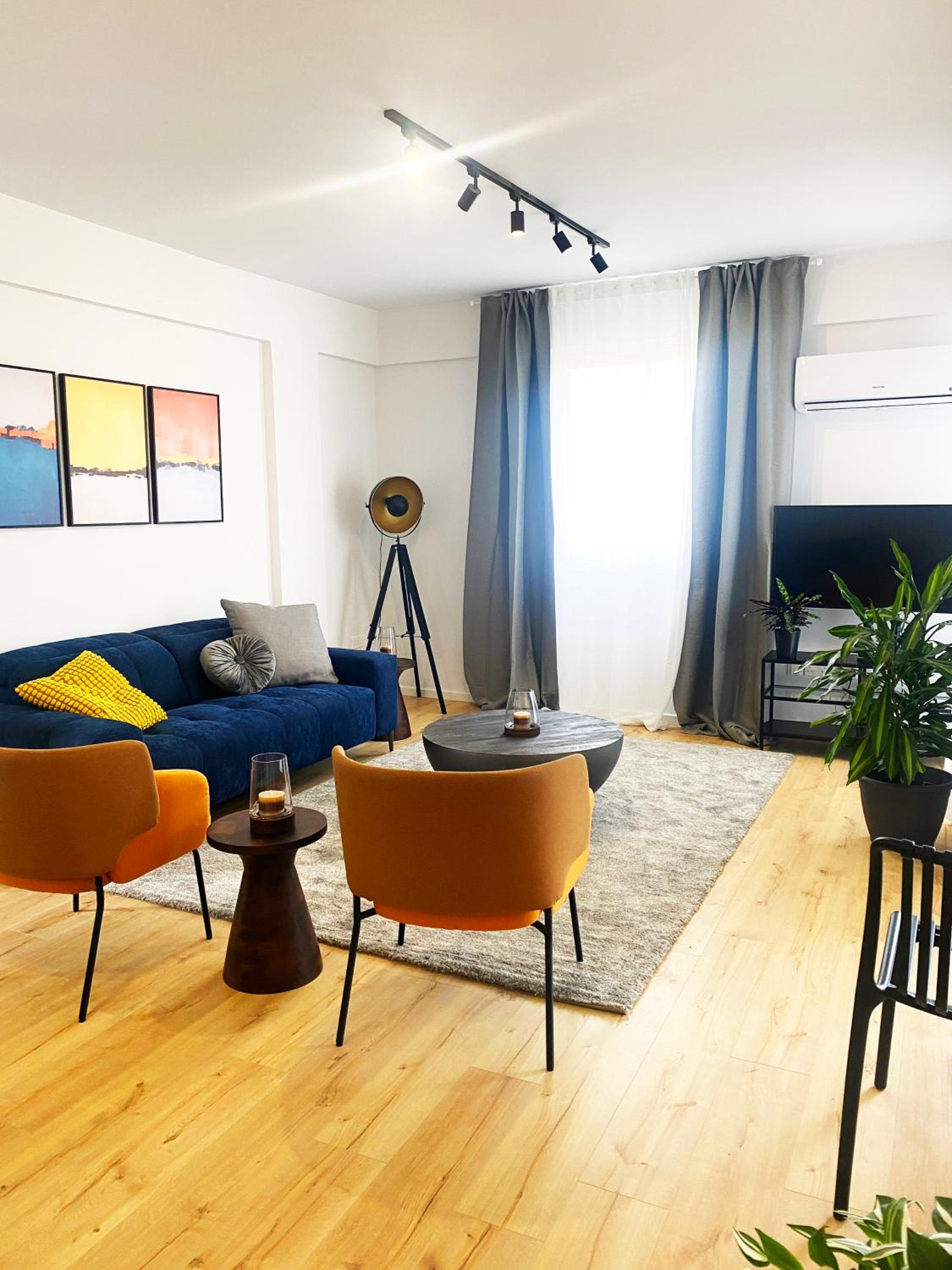 Luxury City Retreat- 2-Bedroom, 2-Bath Apartment