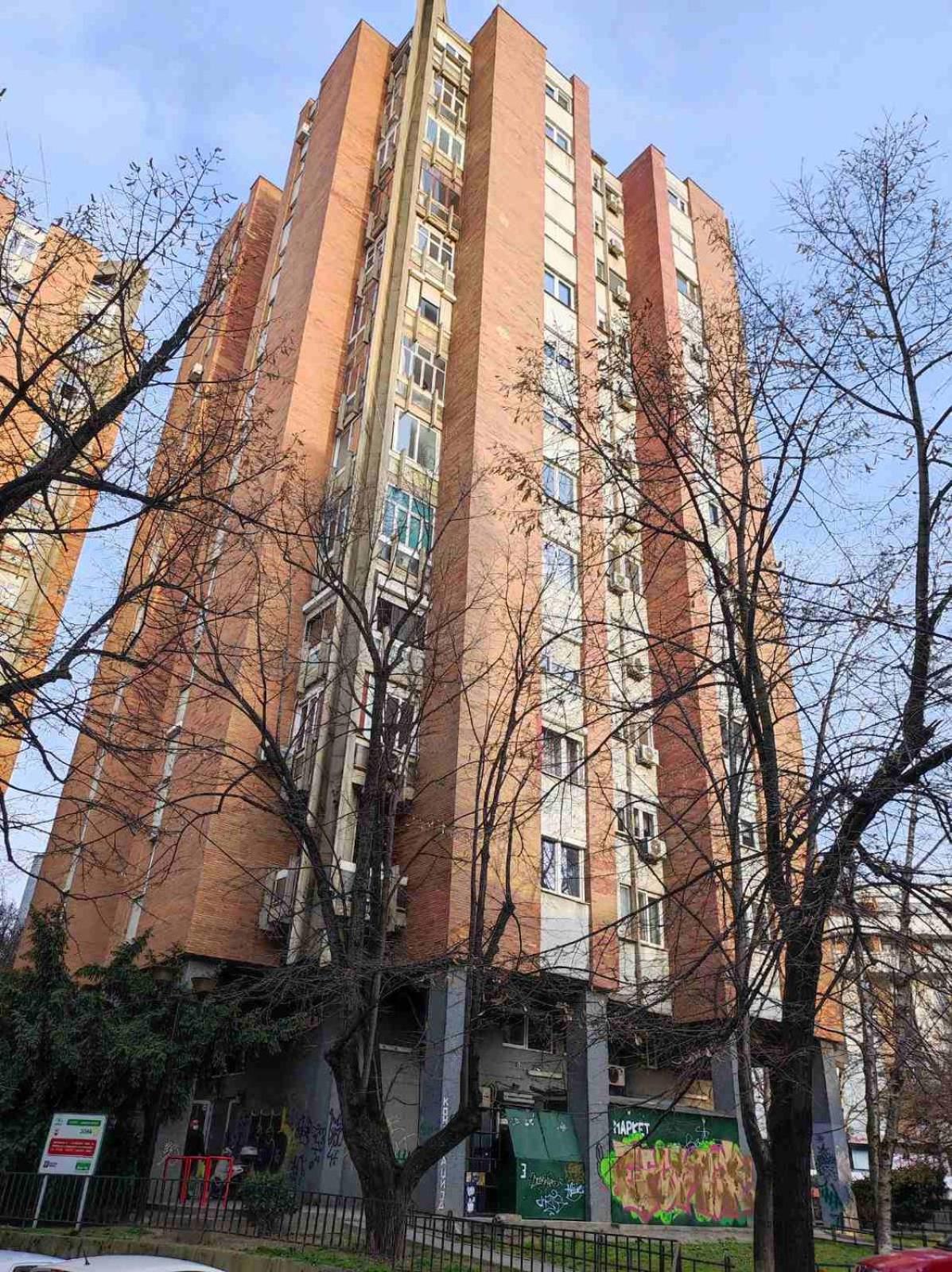 Smart Luxury Penthouse Suites - Private Sauna, Hot-Tub, Home Cinema at the best Location in Skopje