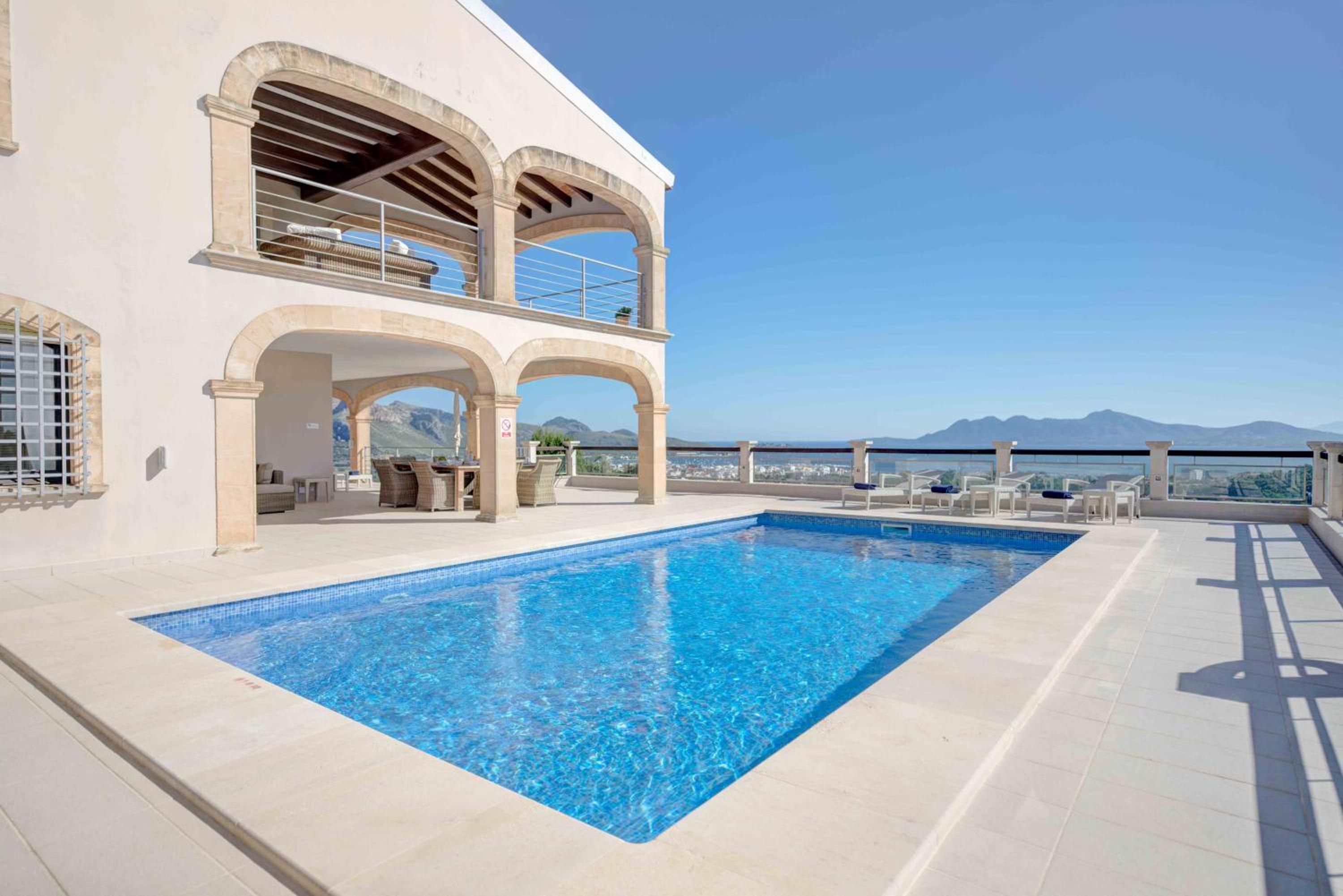 Exclusiva villa en Pollensa con vistas al mar