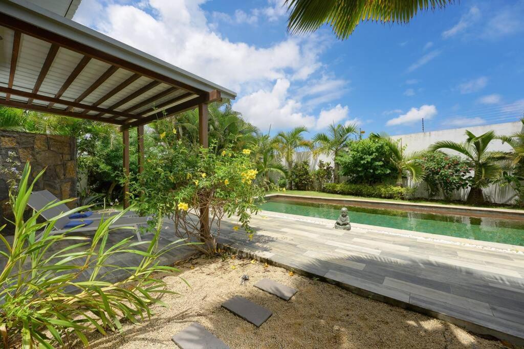 Luxurious Villa, 3 bedrooms - center of Grand Baie view 3