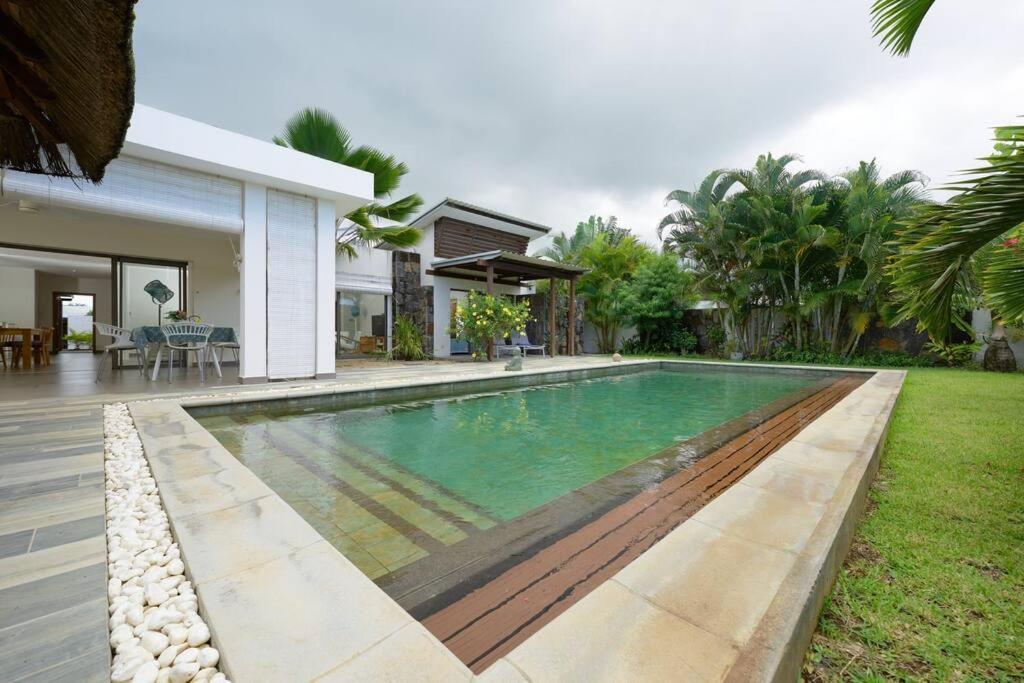 Luxurious Villa, 3 bedrooms - center of Grand Baie view 4