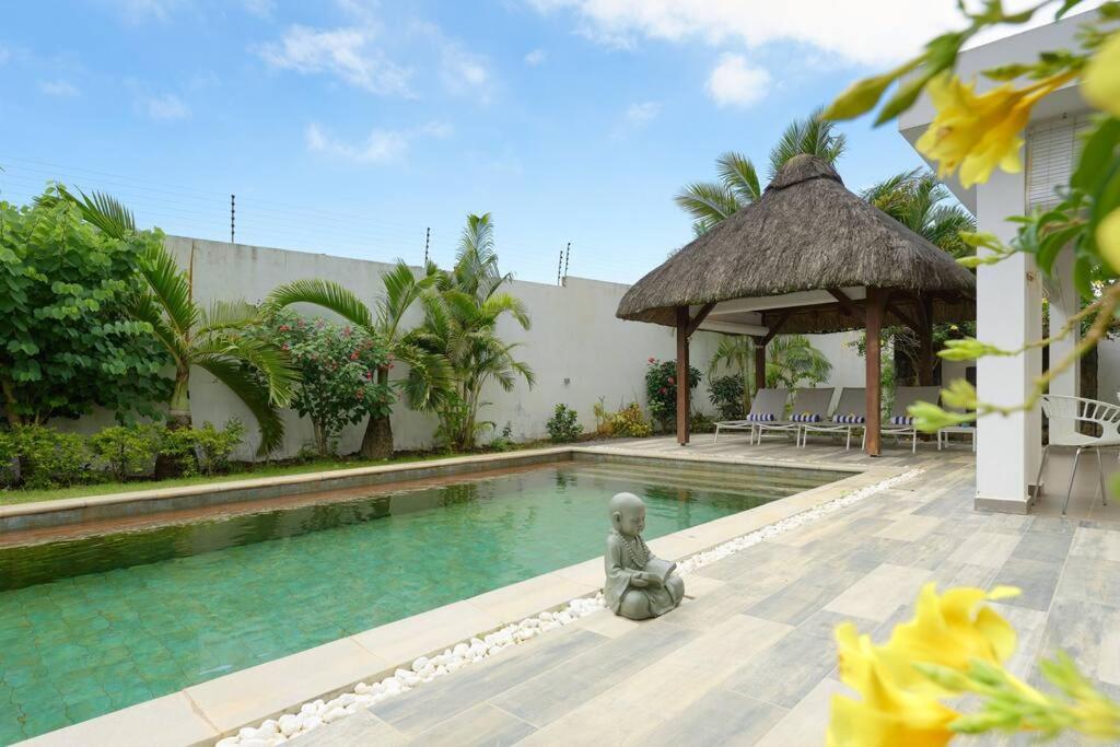 Luxurious Villa, 3 bedrooms - center of Grand Baie view 5