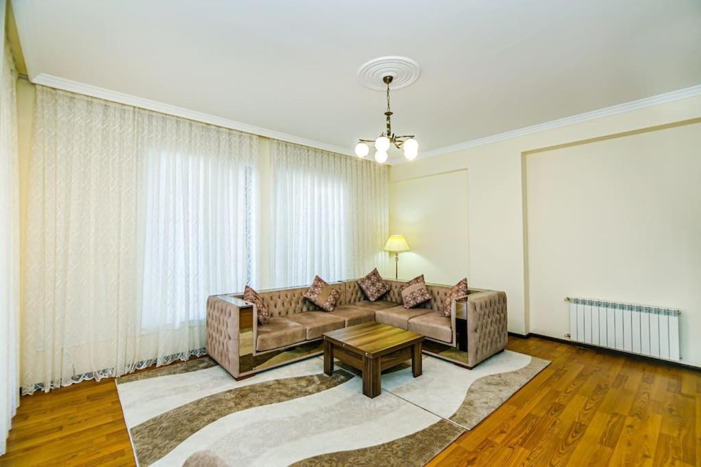 Baku Apartment K50