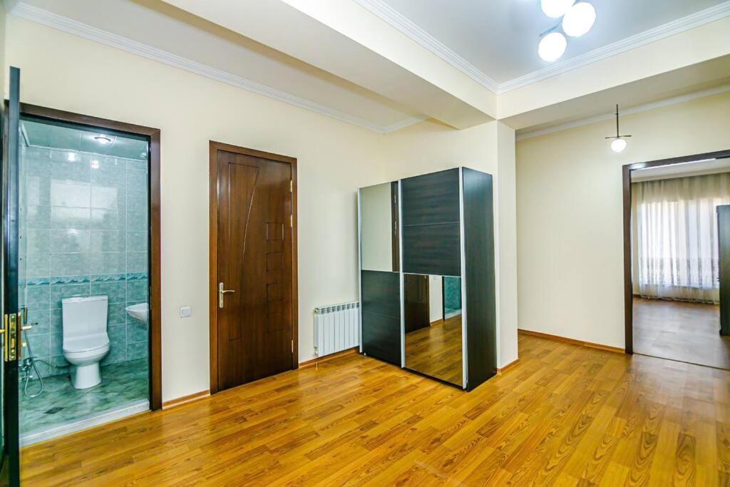 Baku Apartment K50