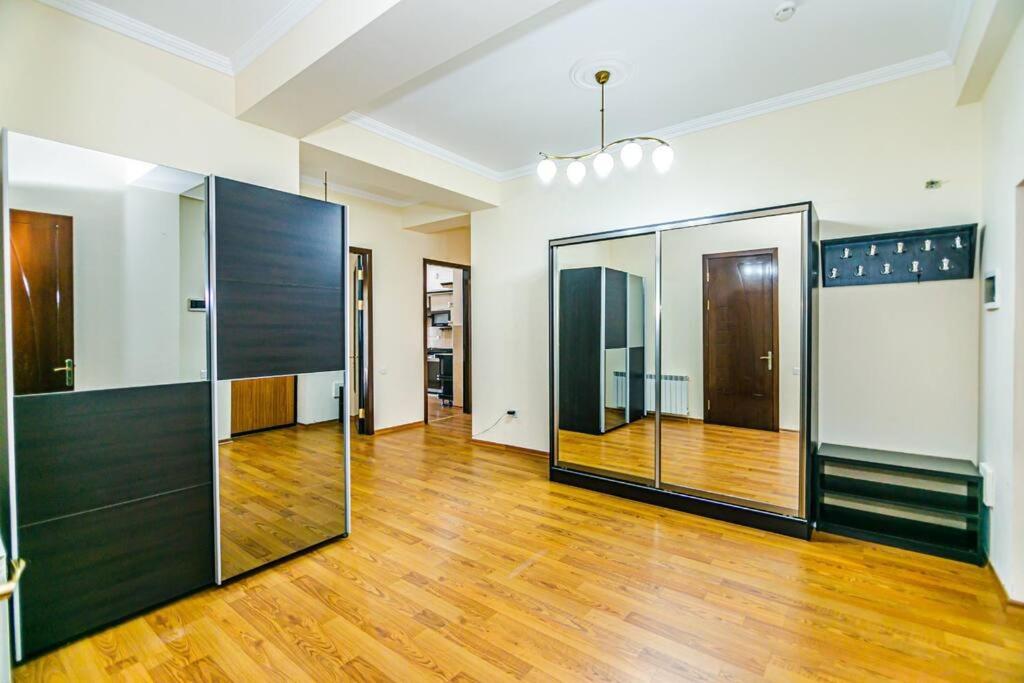 Baku Apartment K50