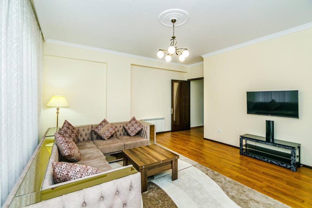 Baku Apartment K50